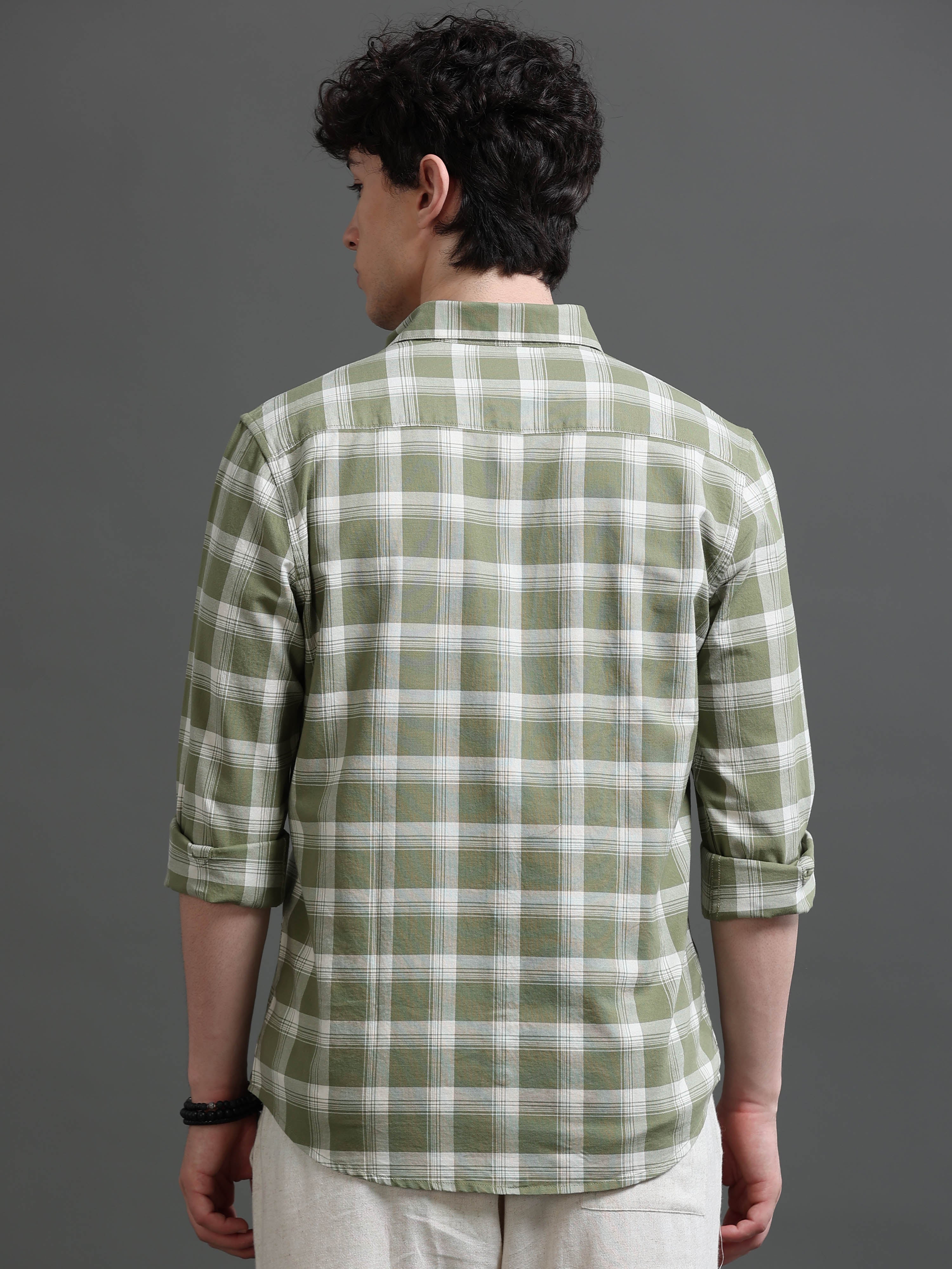 Men Smart Slim Fit Checked Casual Shirt