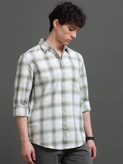 Men Smart Slim Fit Checked Casual Shirt