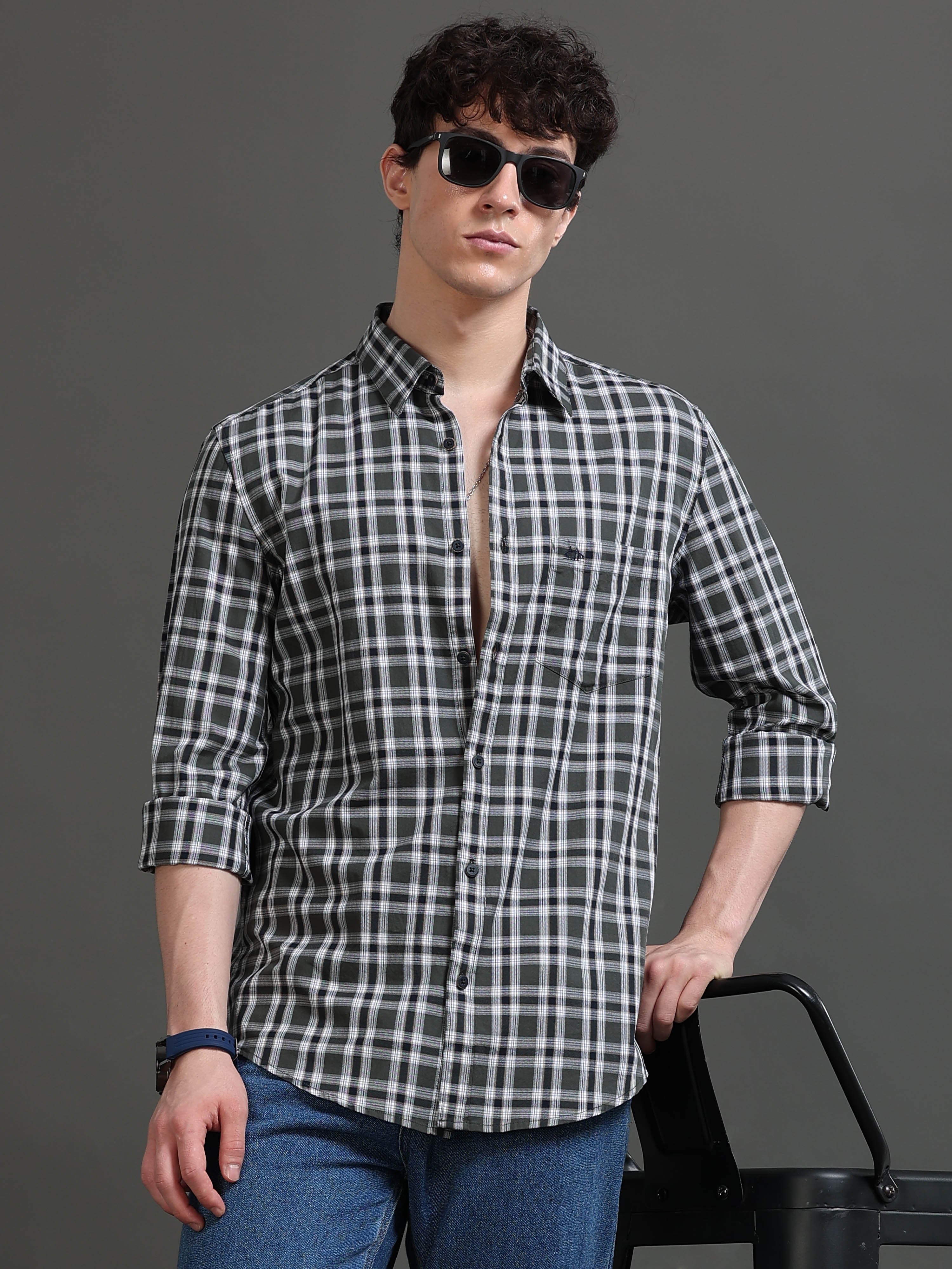 Men Smart Slim Fit Checked Casual Shirt