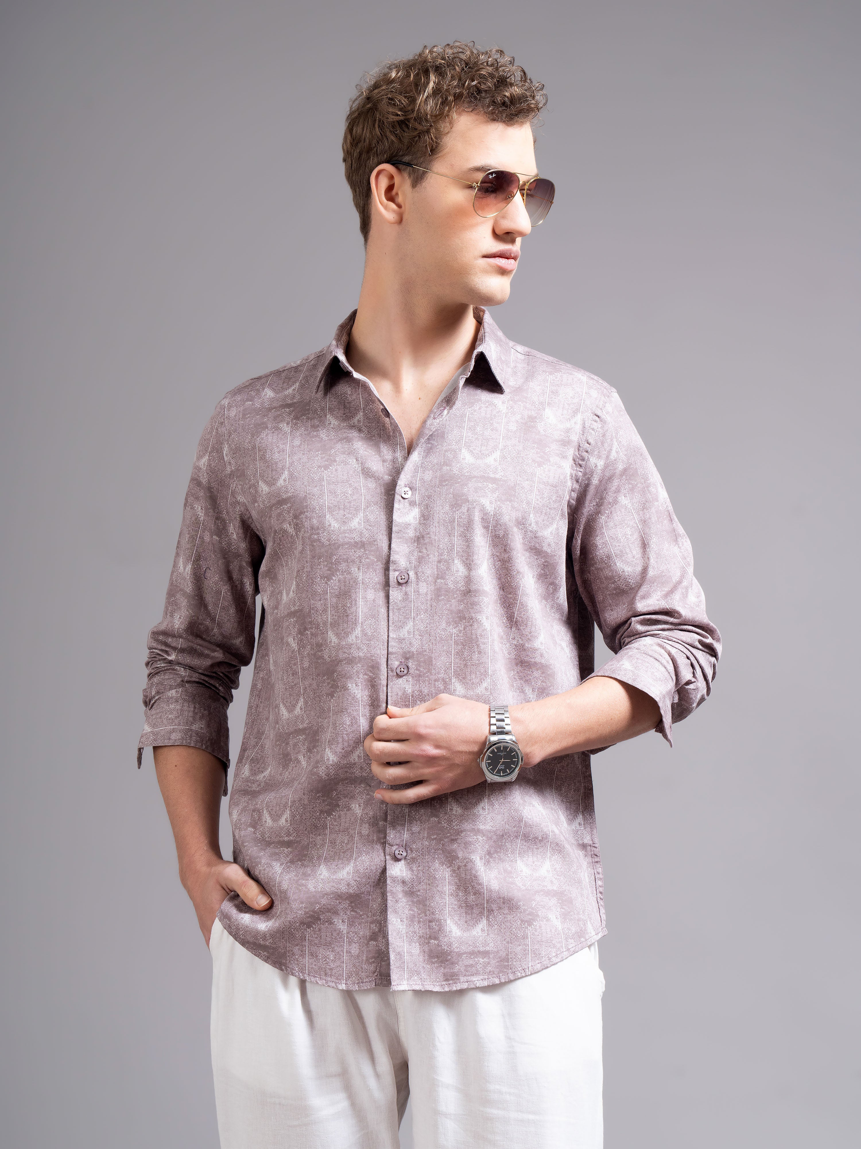 Men Geometric Print Slim Fit Shirt with Patch Pocket