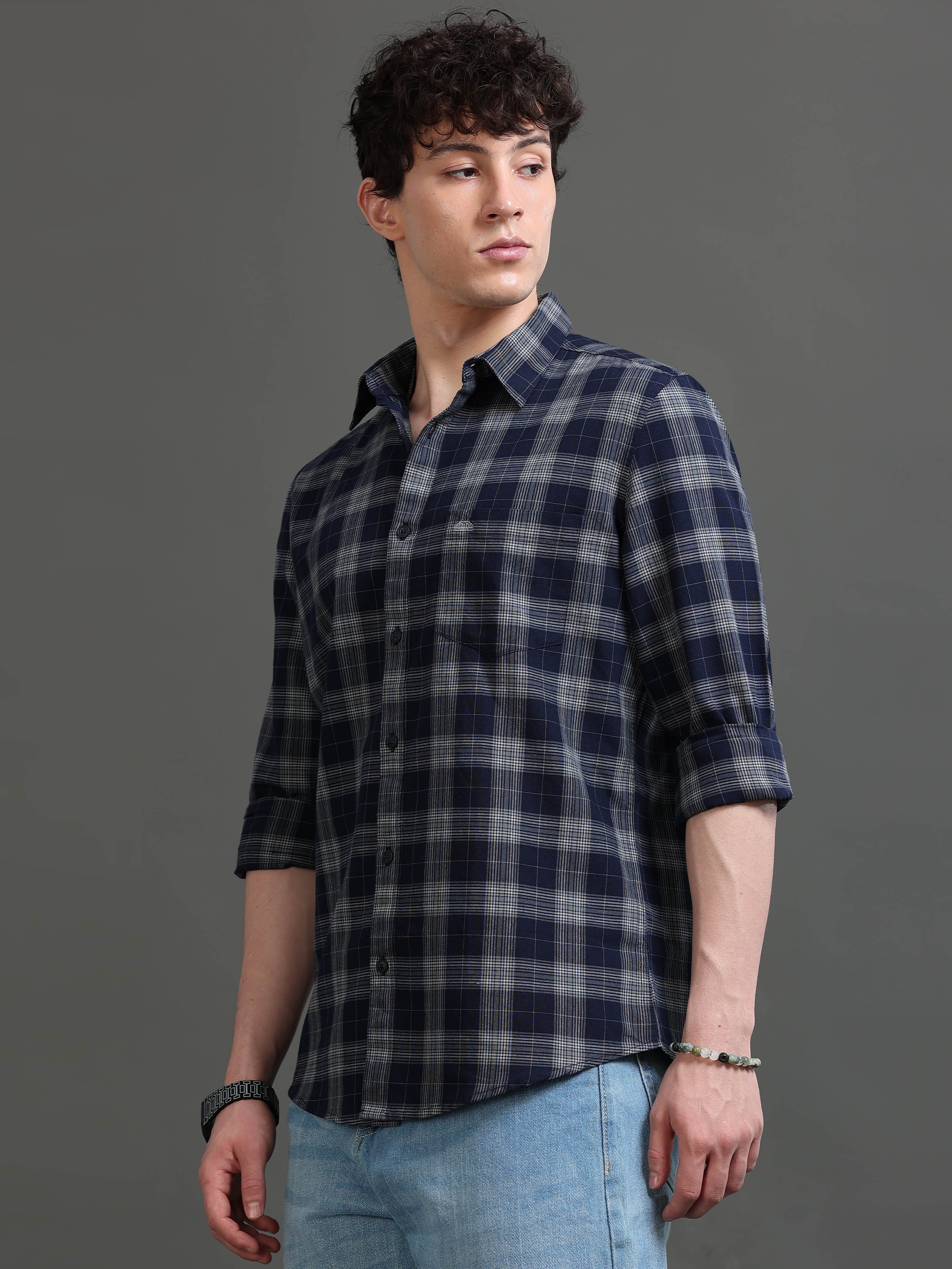 Men Smart Slim Fit Checked Casual Shirt