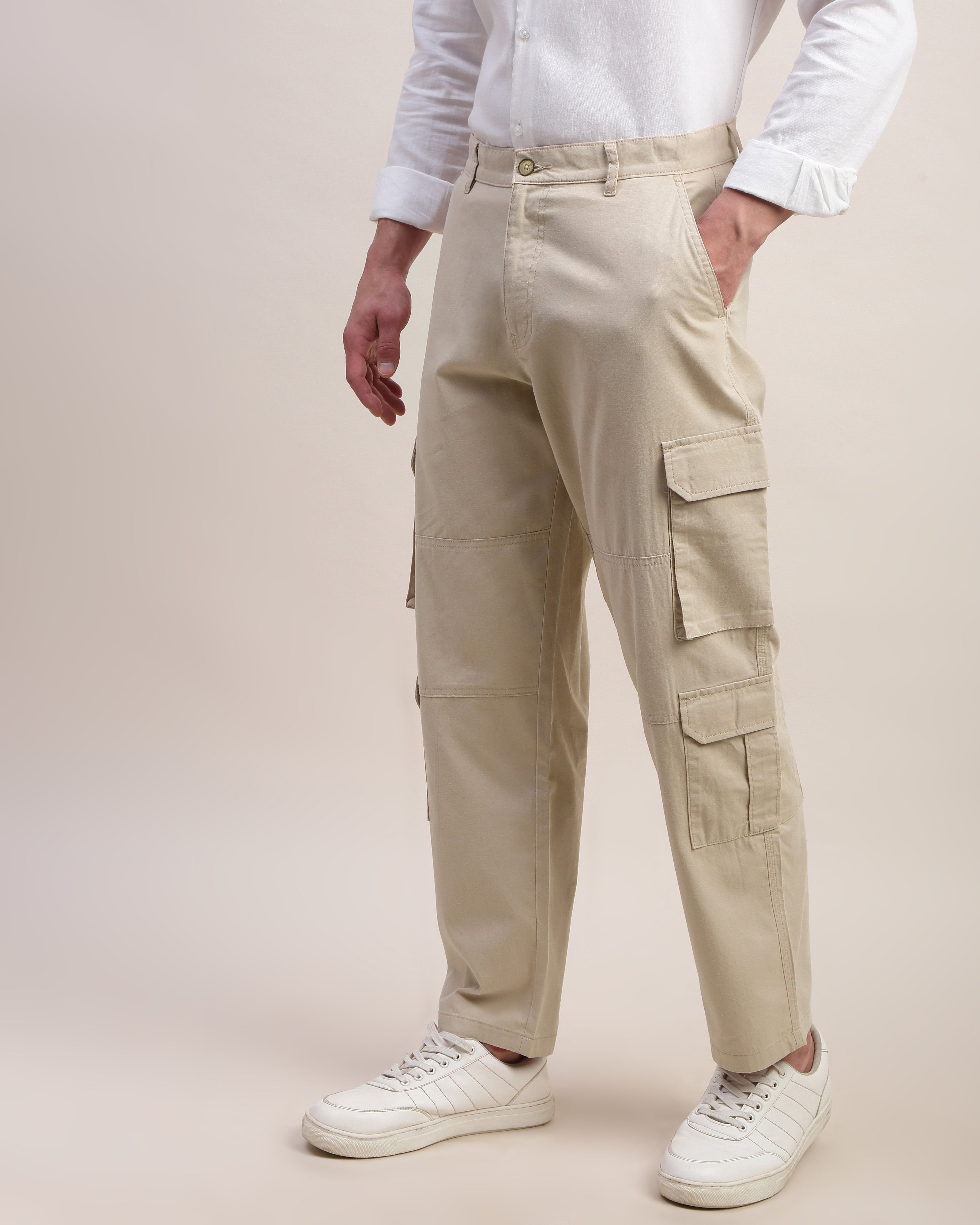 Men Comfort Straight Fit Low-Rise Cargos Trouser