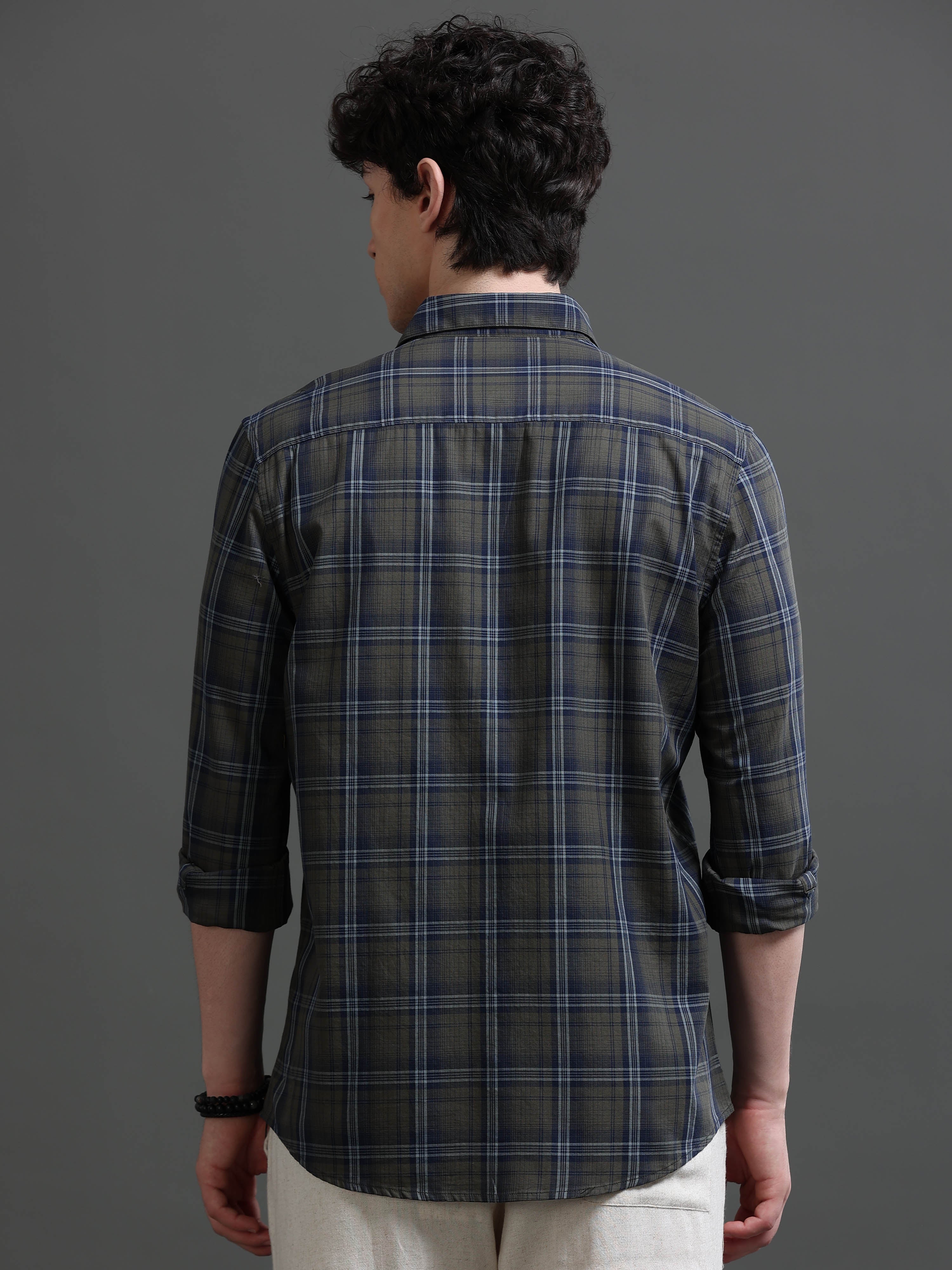 Men Smart Slim Fit Checked Casual Shirt