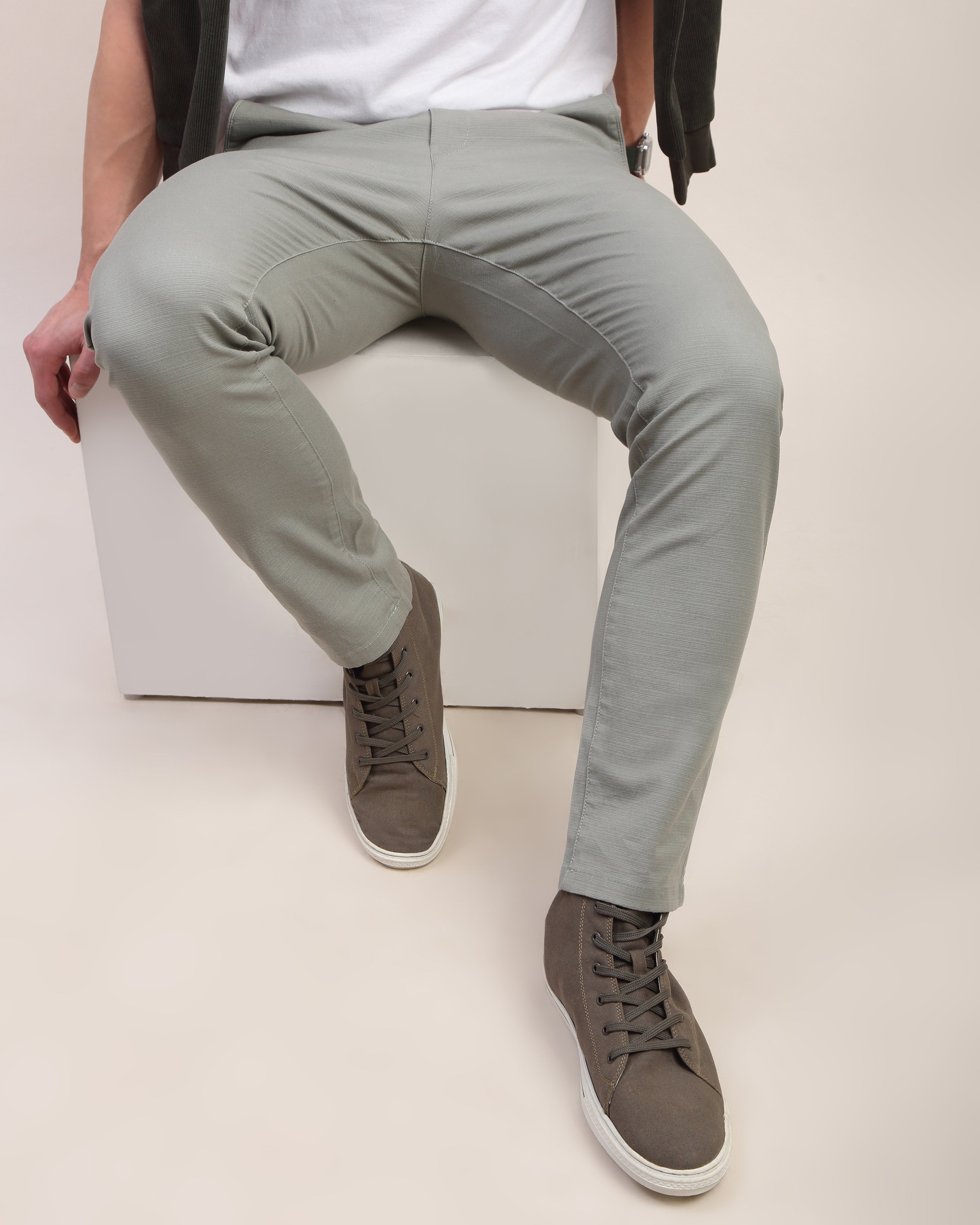 Men Comfort Slim Fit Low-Rise Chinos