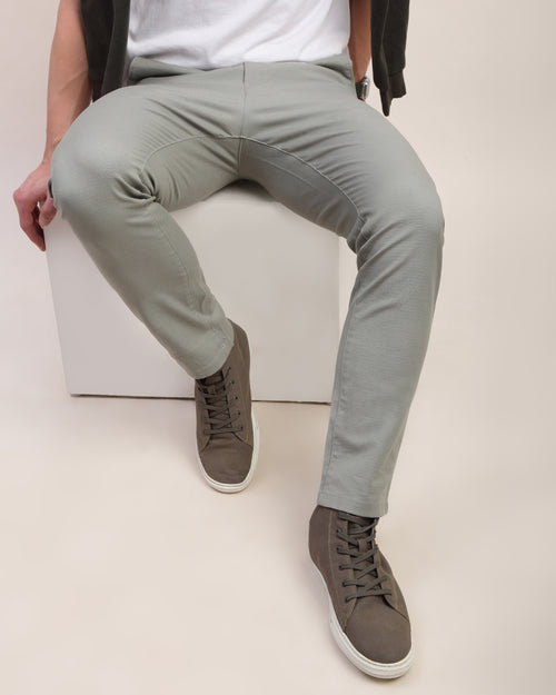 Men Comfort Slim Fit Low-Rise Chinos