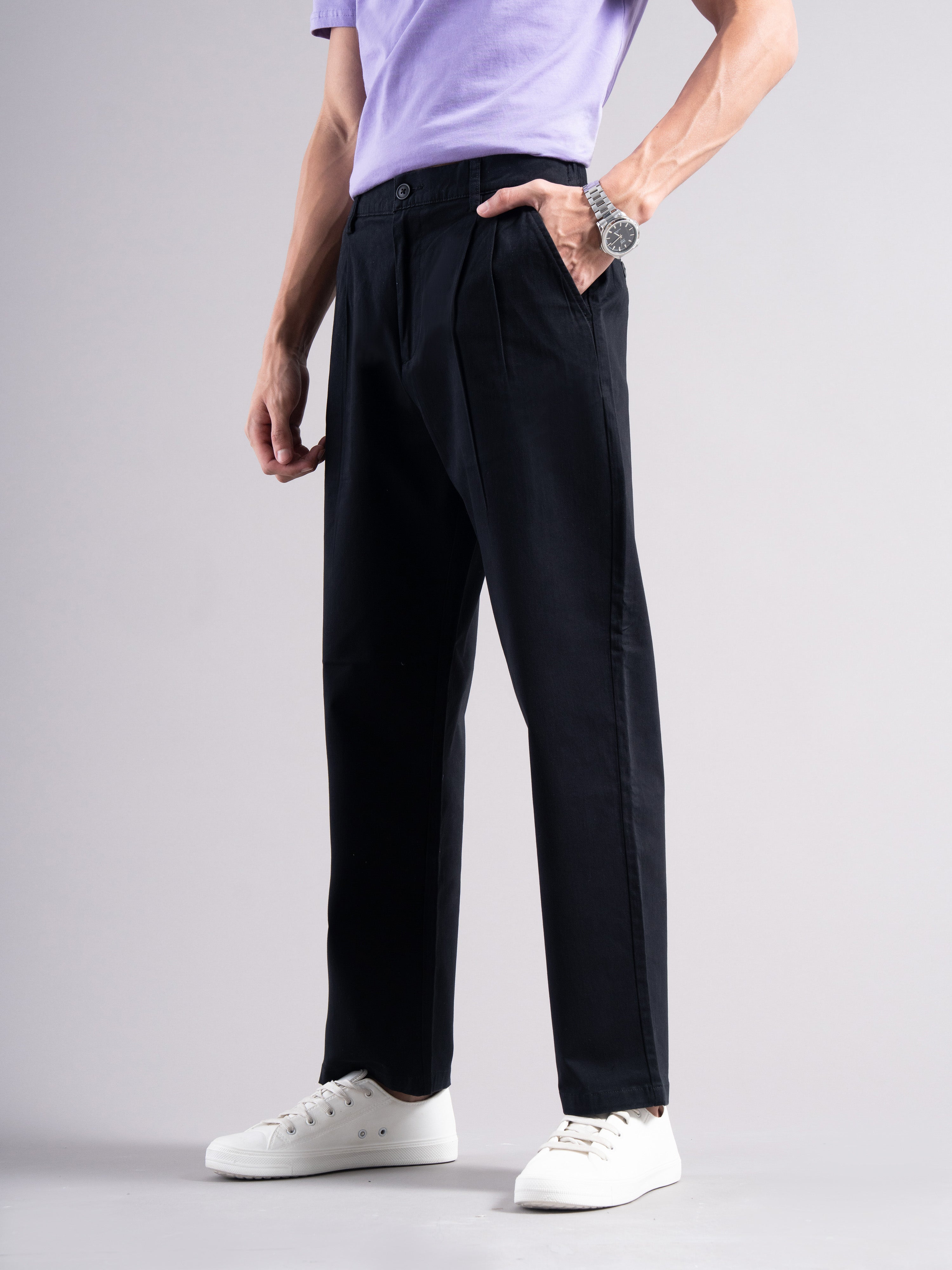 Men Low-Rise Relaxed Fit Pleated Chinos