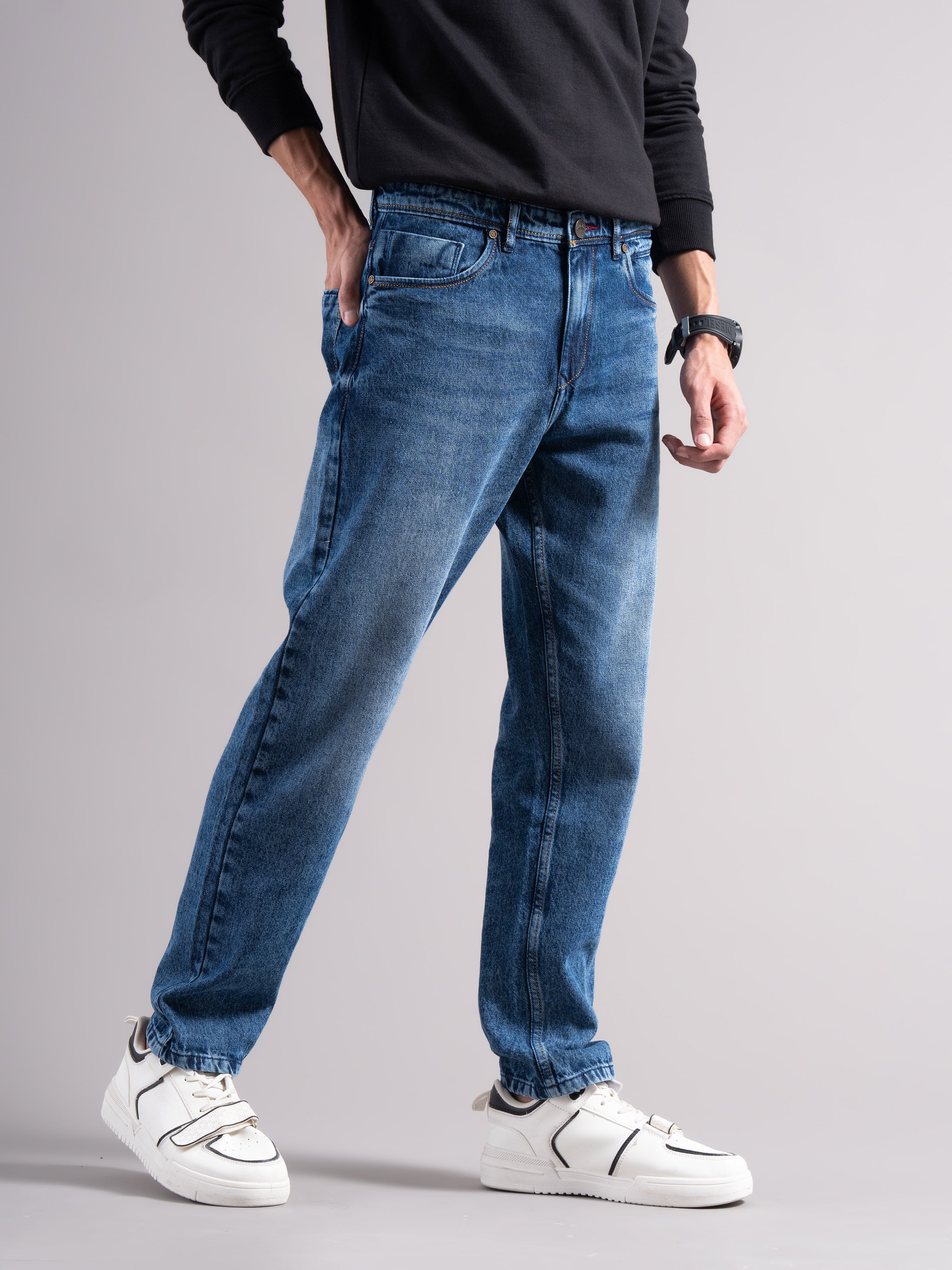 Men Smart Slim Fit Mid-Rise Light Fade Jeans