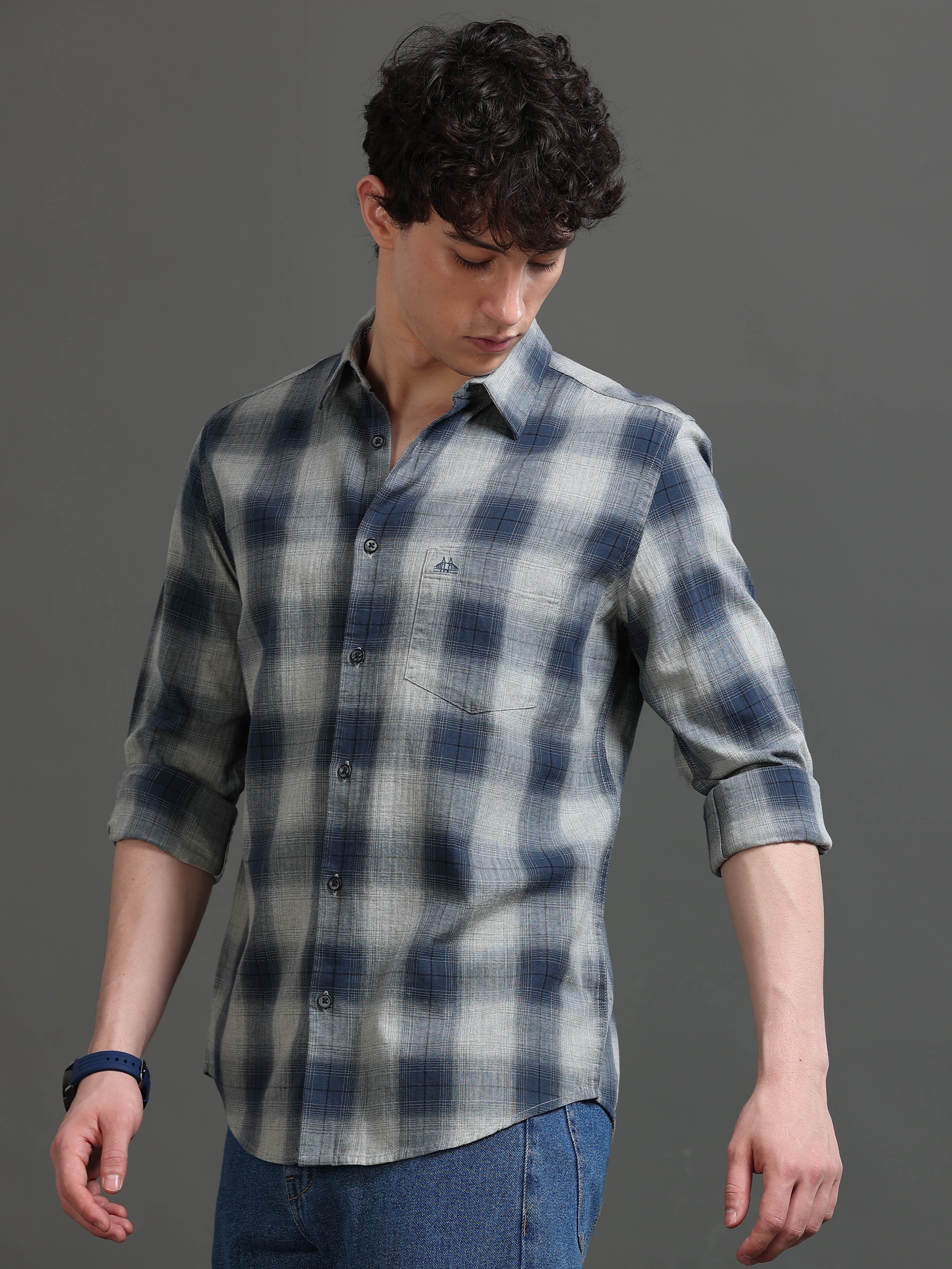 Men Smart Slim Fit Checked Casual Shirt