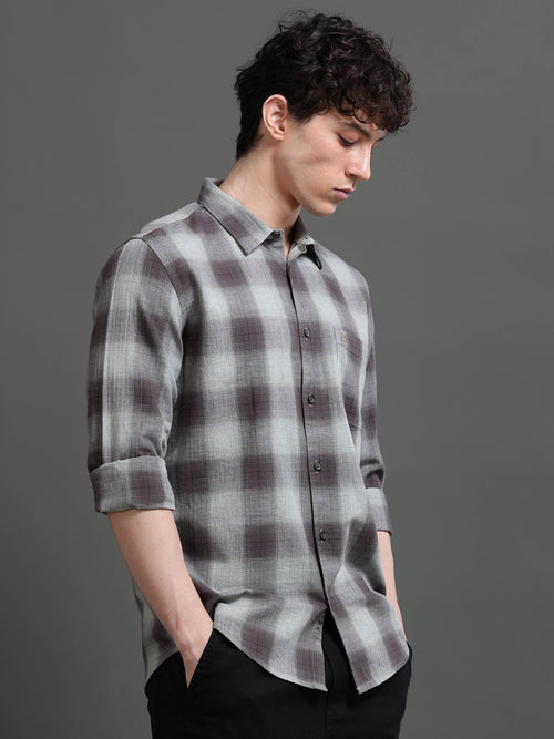 Men Smart Slim Fit Checked Casual Shirt