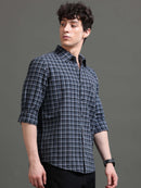 Men Smart Slim Fit Checked Casual Shirt