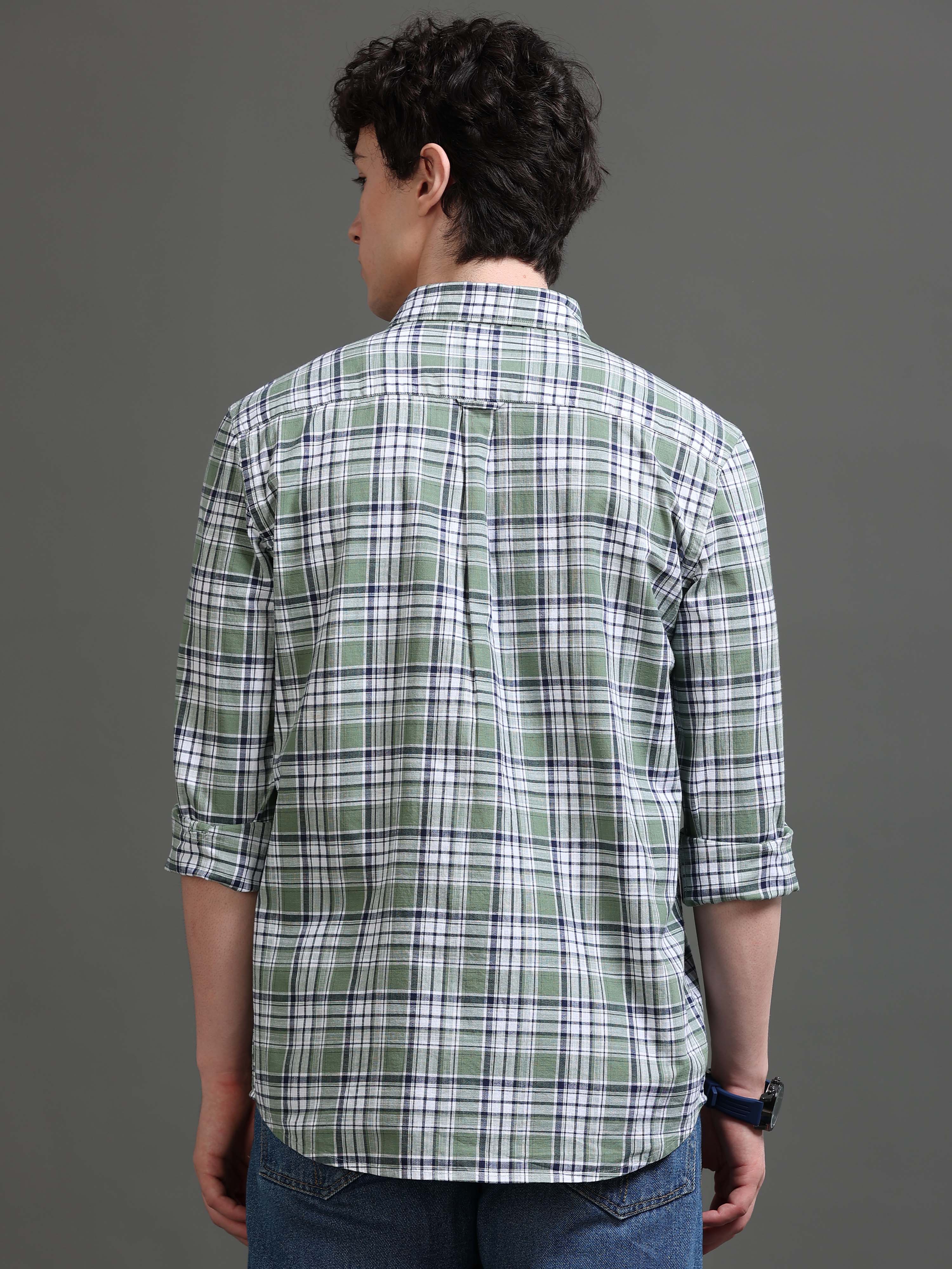 Men Smart Slim Fit Checked Casual Shirt