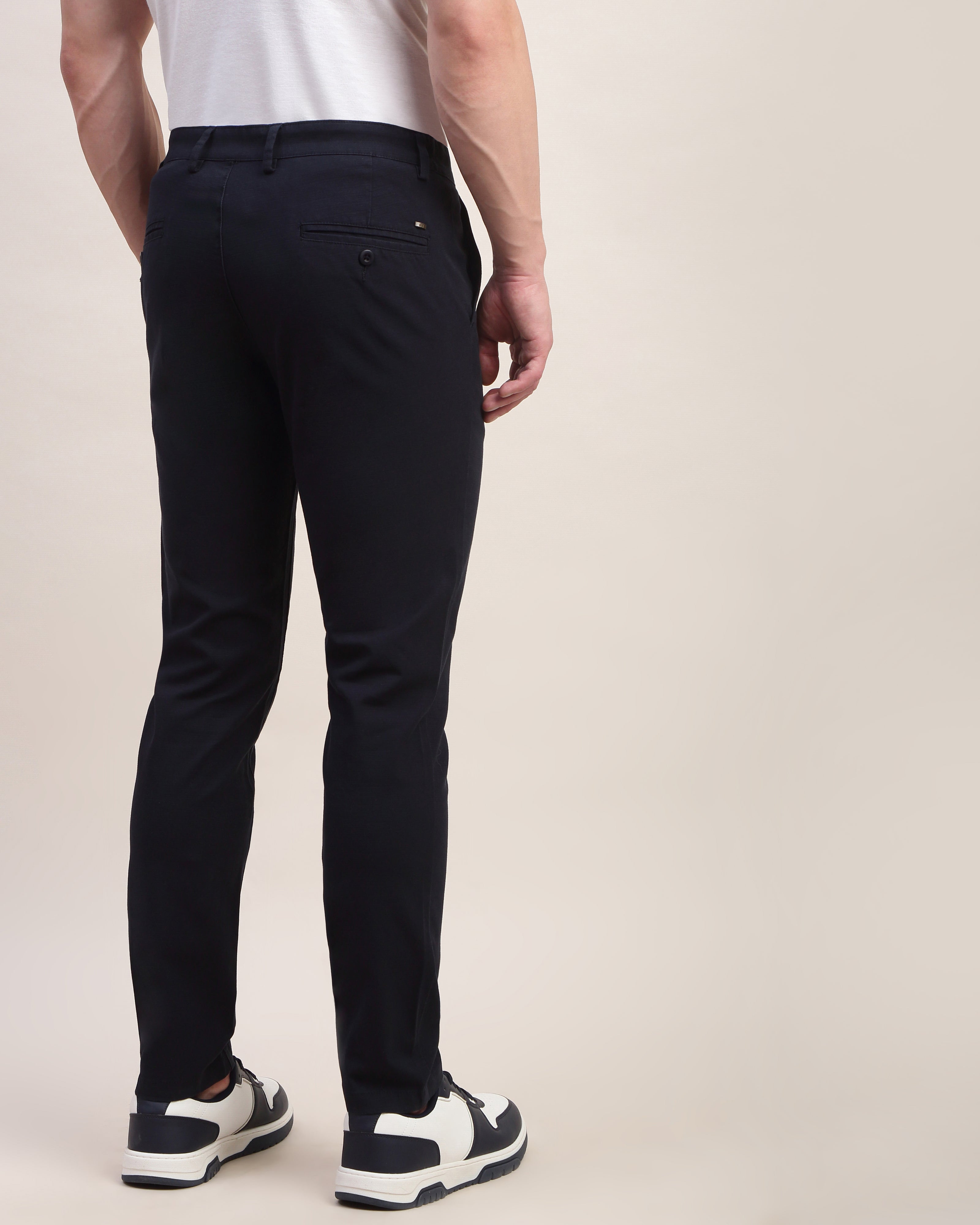Men Comfort Slim Fit Low-Rise Chinos