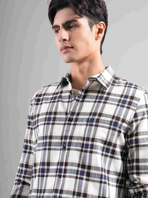 Men Smart Slim Fit Checked Casual Shirt