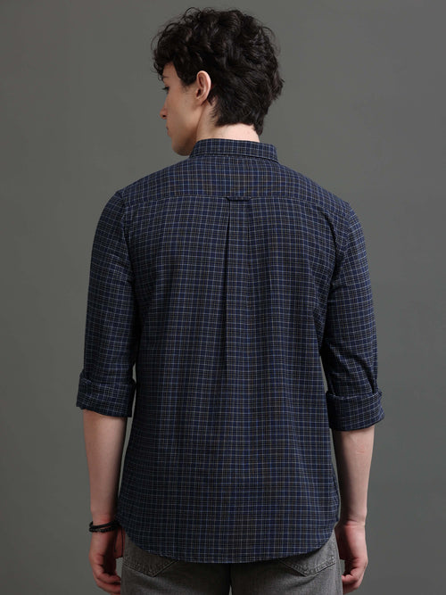 Men Smart Slim Fit Checked Casual Shirt