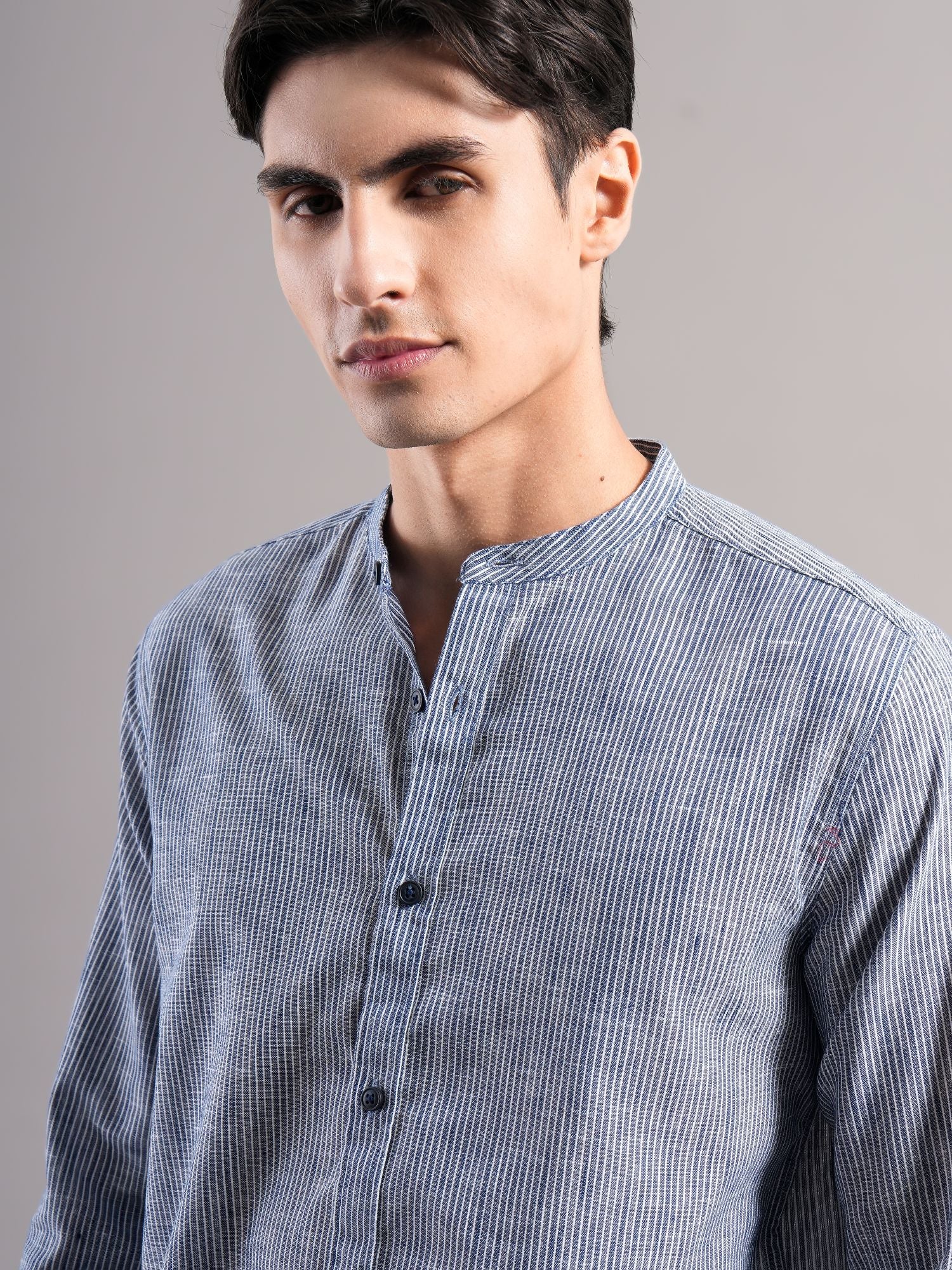 Men Smart Slim Fit Striped Casual Shirt