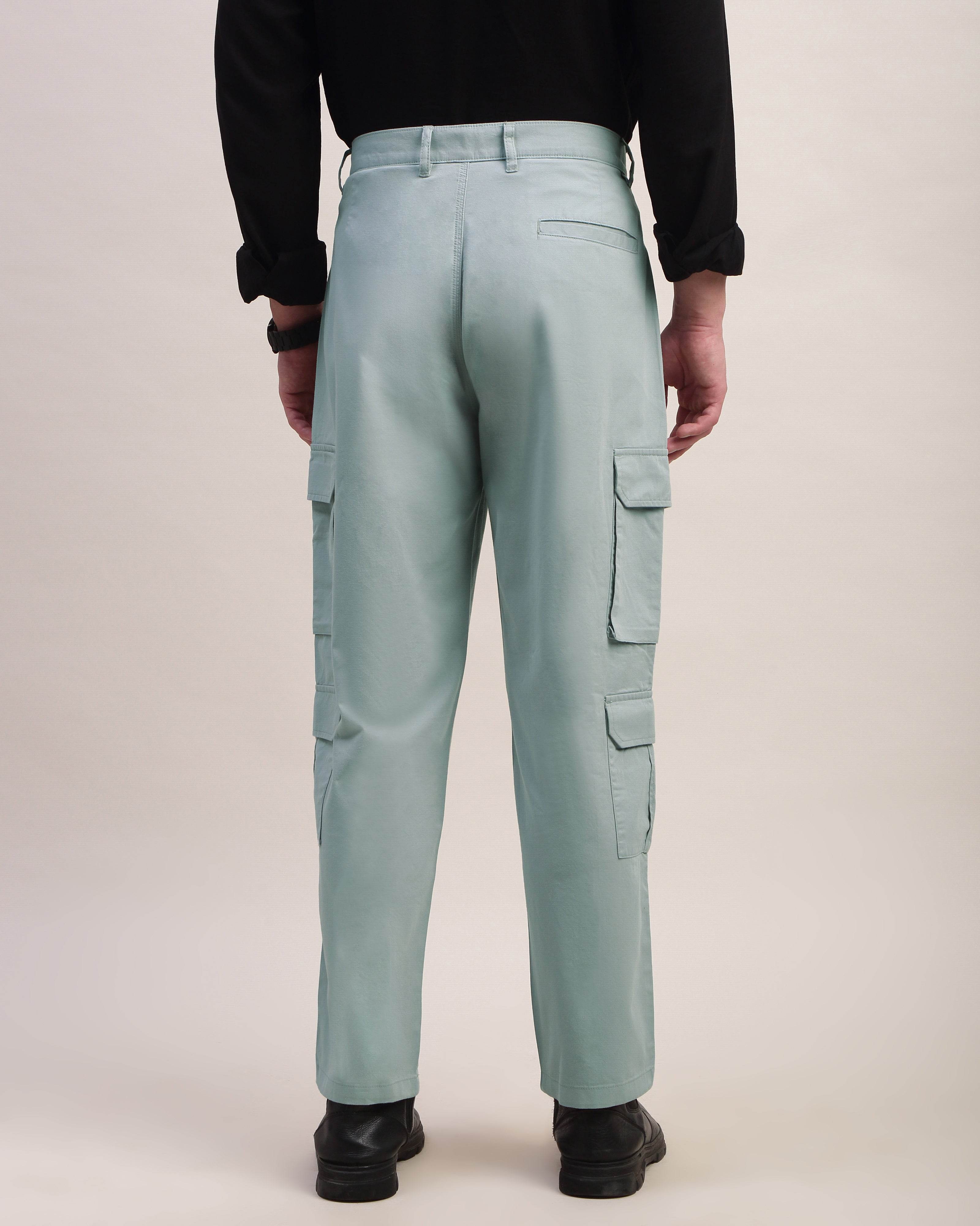 Men Comfort Straight Fit Mid-Rise Cargos Trousers