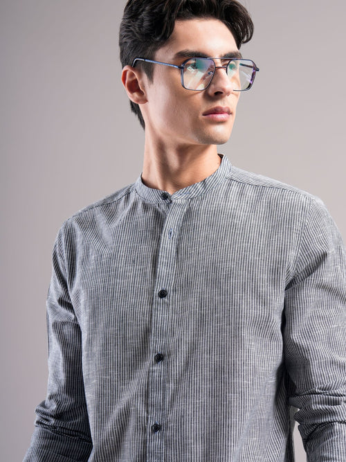 Men Smart Slim Fit Striped Casual Shirt