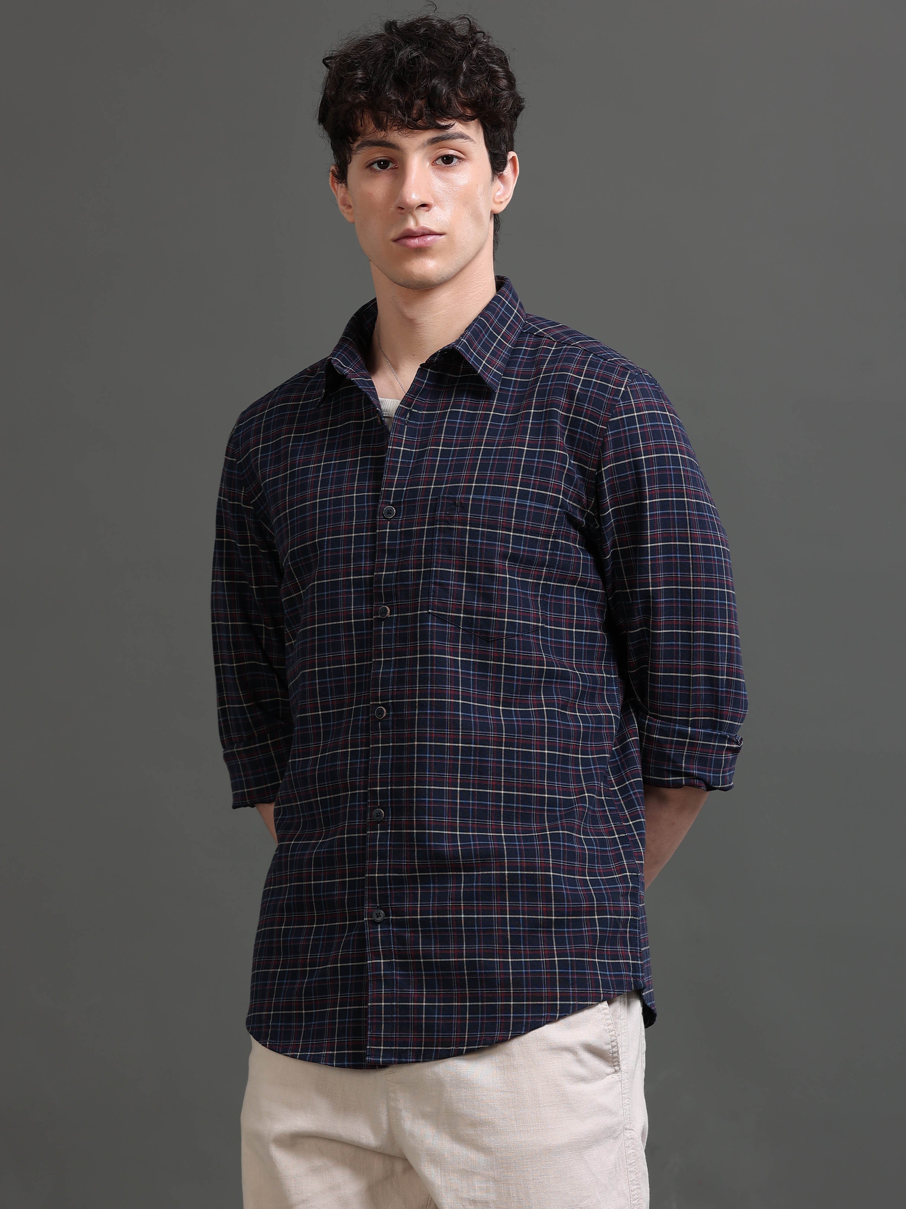 Men Smart Slim Fit Checked Casual Shirt
