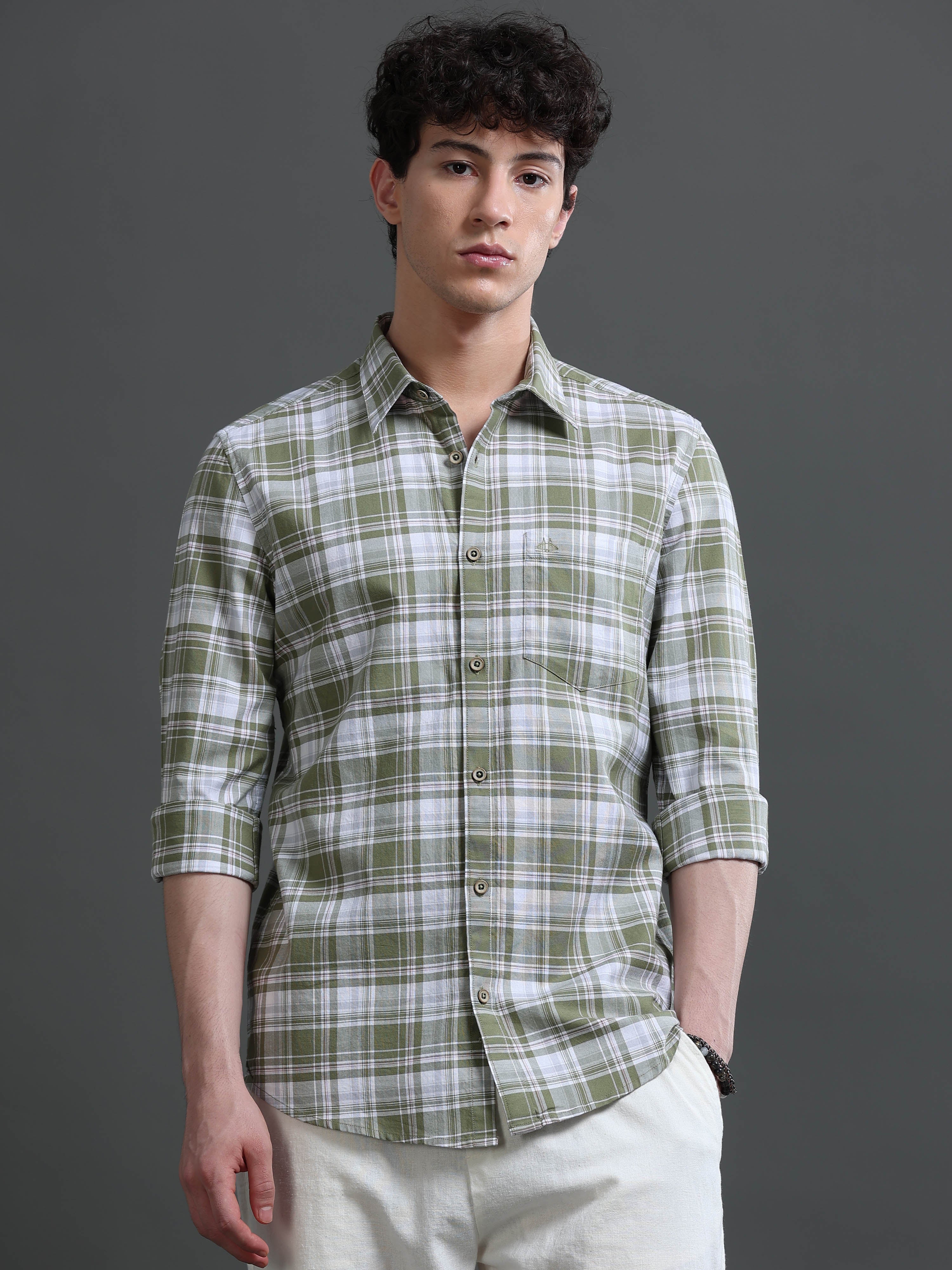 Men Smart Slim Fit Checked Casual Shirt