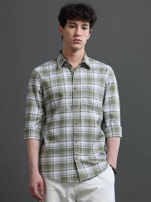 Men Smart Slim Fit Checked Casual Shirt