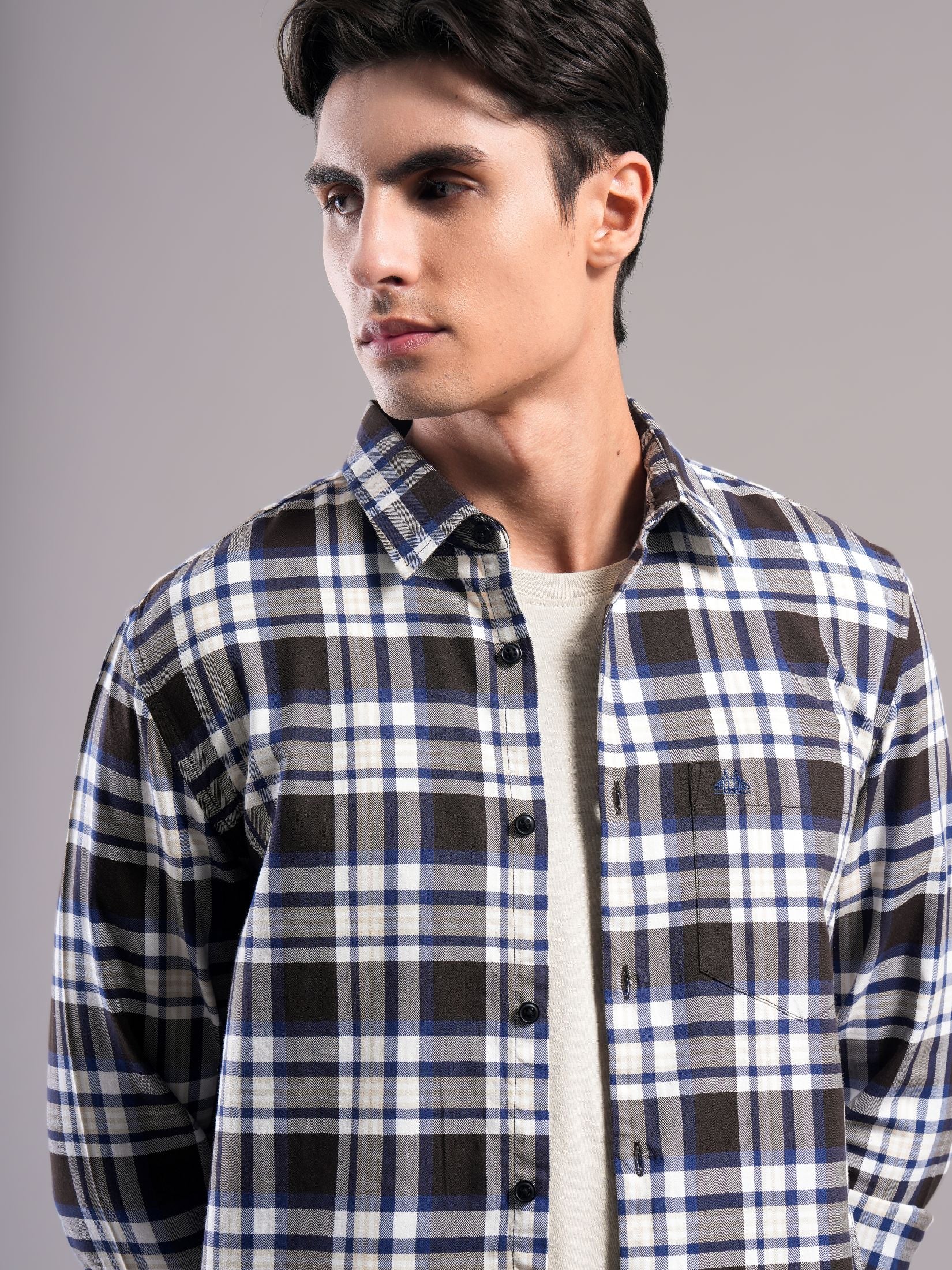 Men Smart Slim Fit Checked Casual Shirt