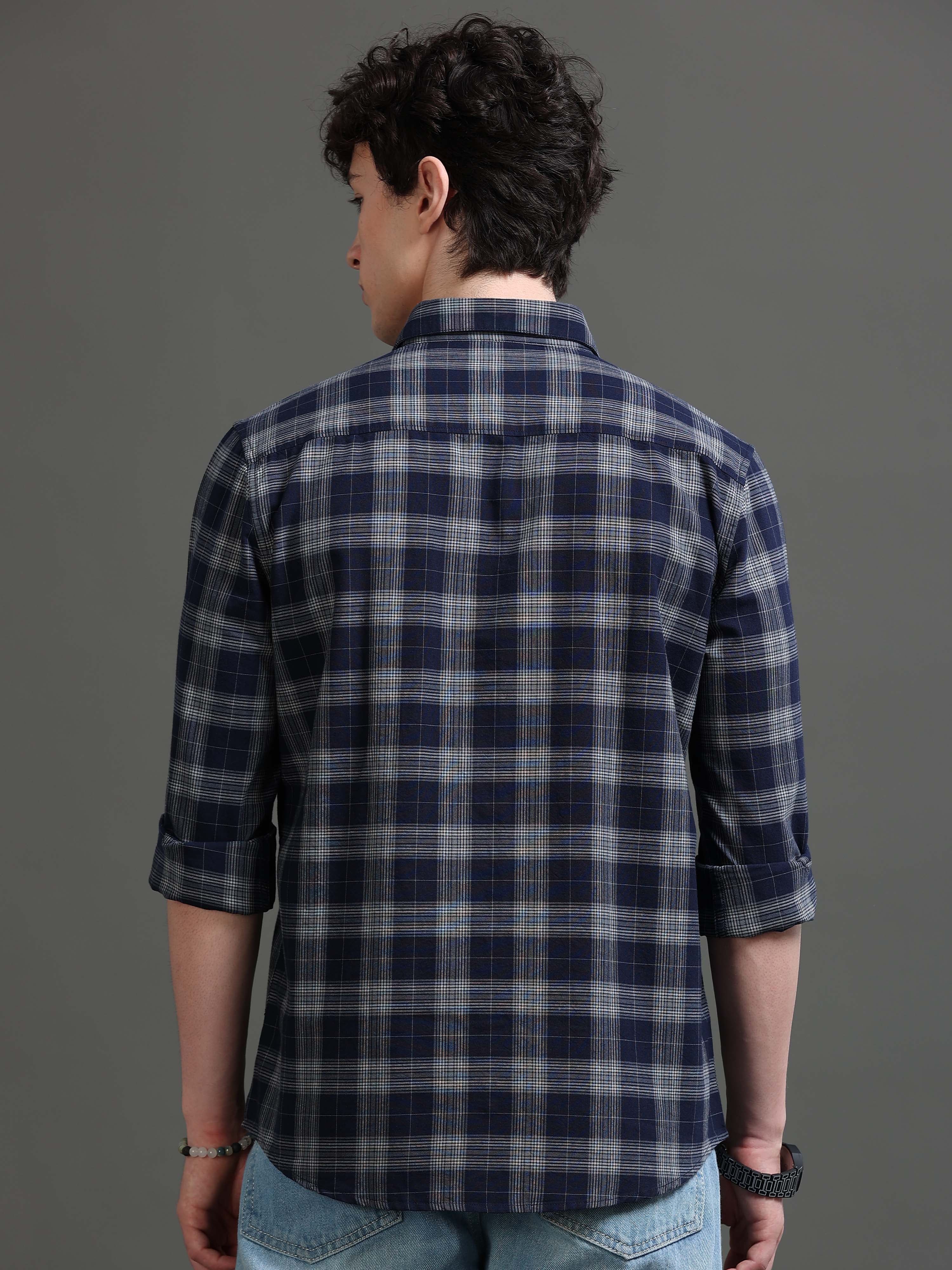 Men Smart Slim Fit Checked Casual Shirt