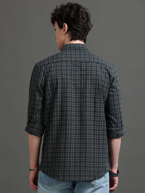 Men Smart Slim Fit Checked Casual Shirt