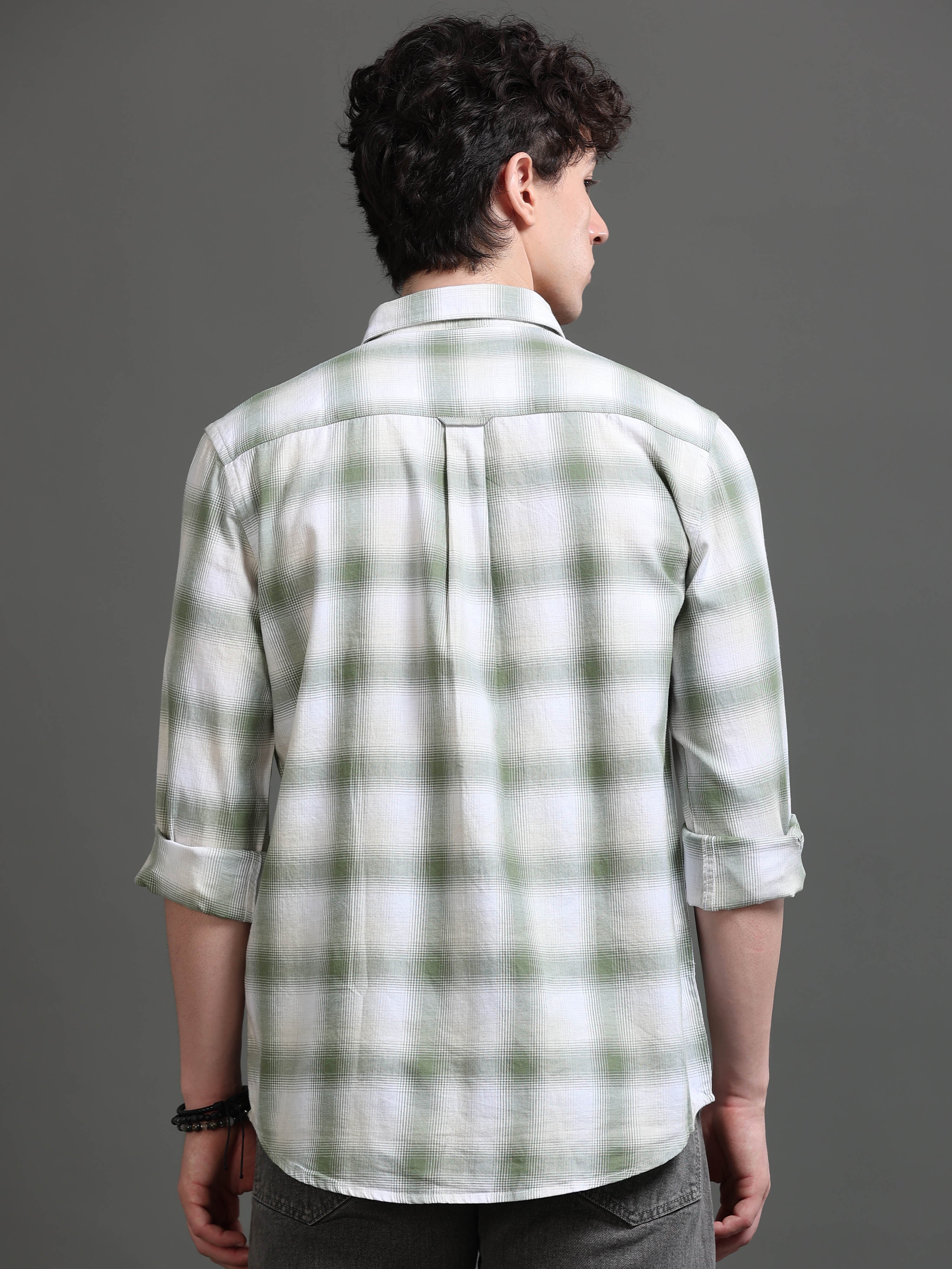 Men Smart Slim Fit Checked Casual Shirt