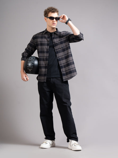 Men Smart Relaxed Fit Checked Spread Collar Cotton Casual Shirt
