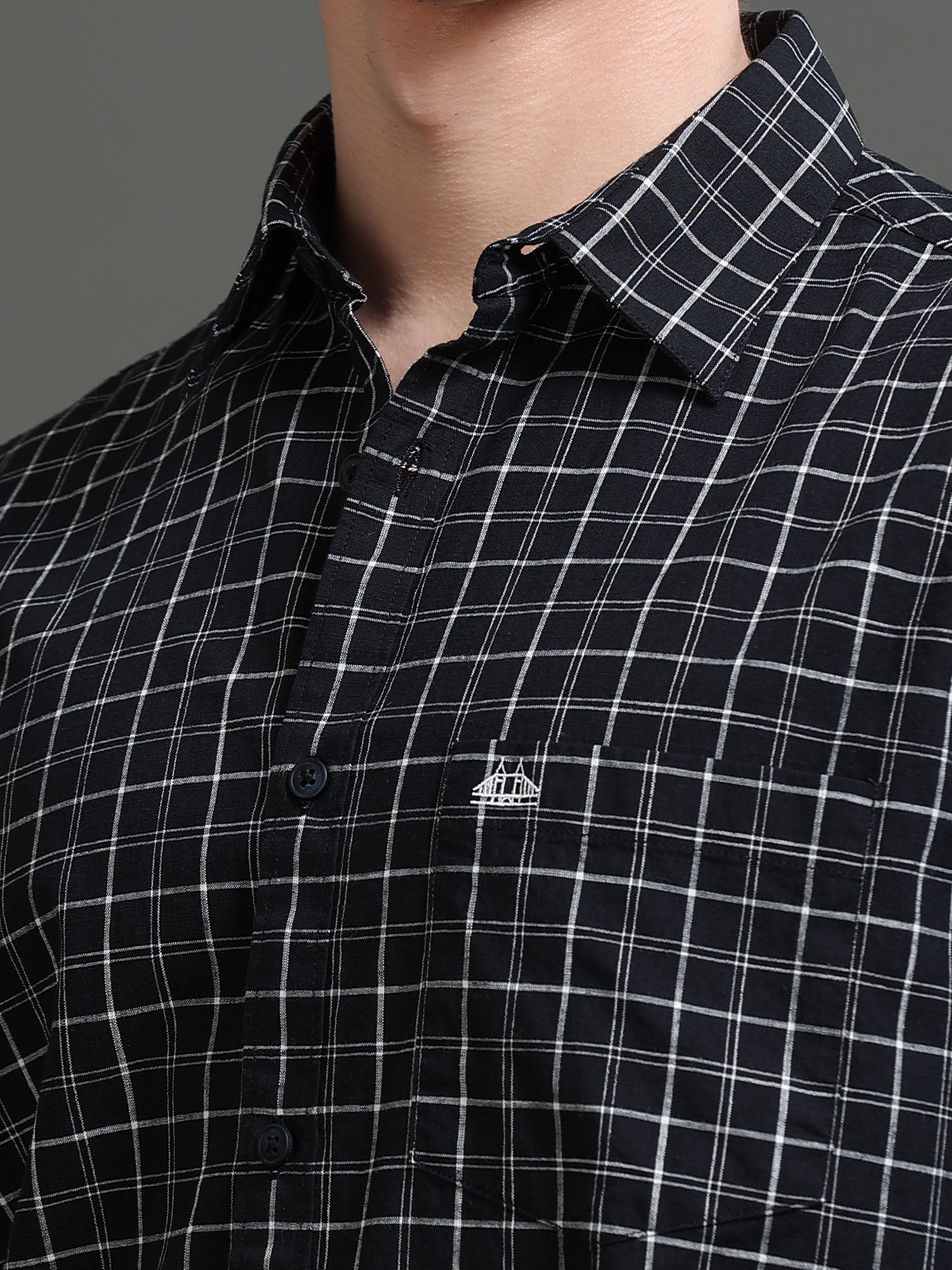 Men Smart Slim Fit Checked Casual Shirt