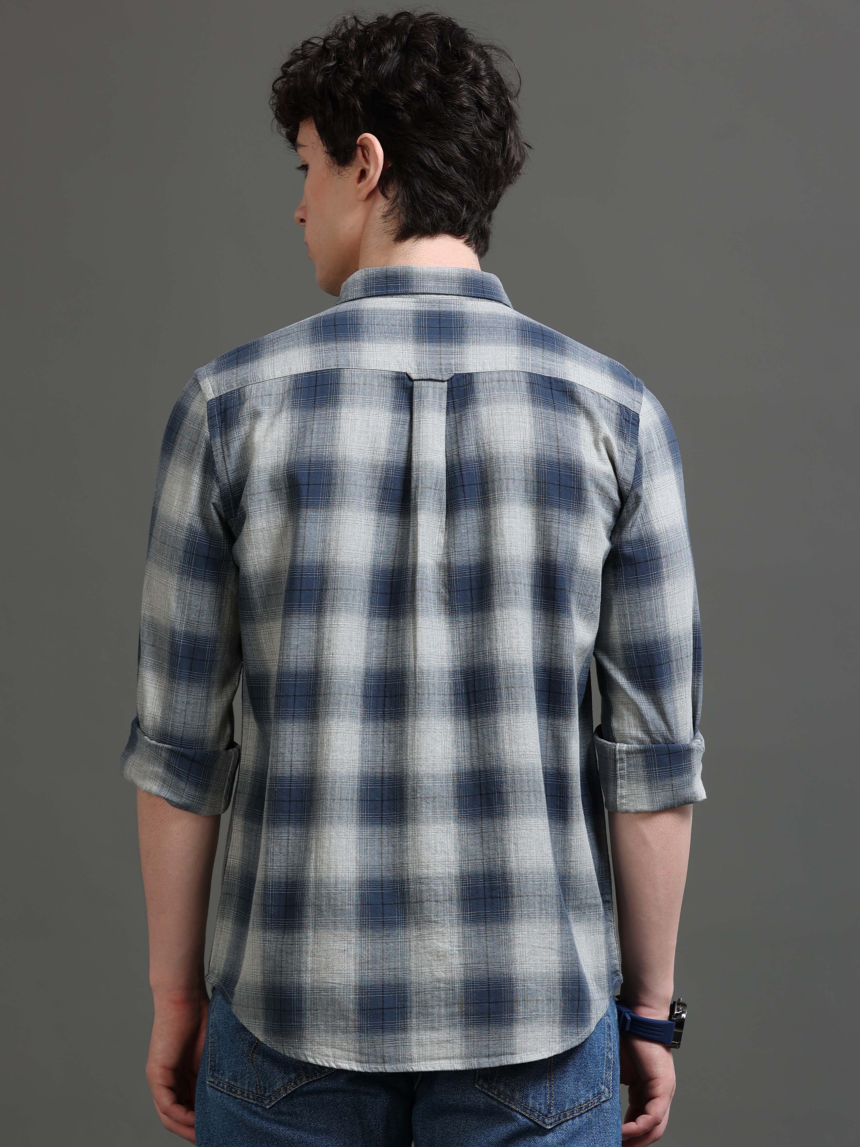 Men Smart Slim Fit Checked Casual Shirt