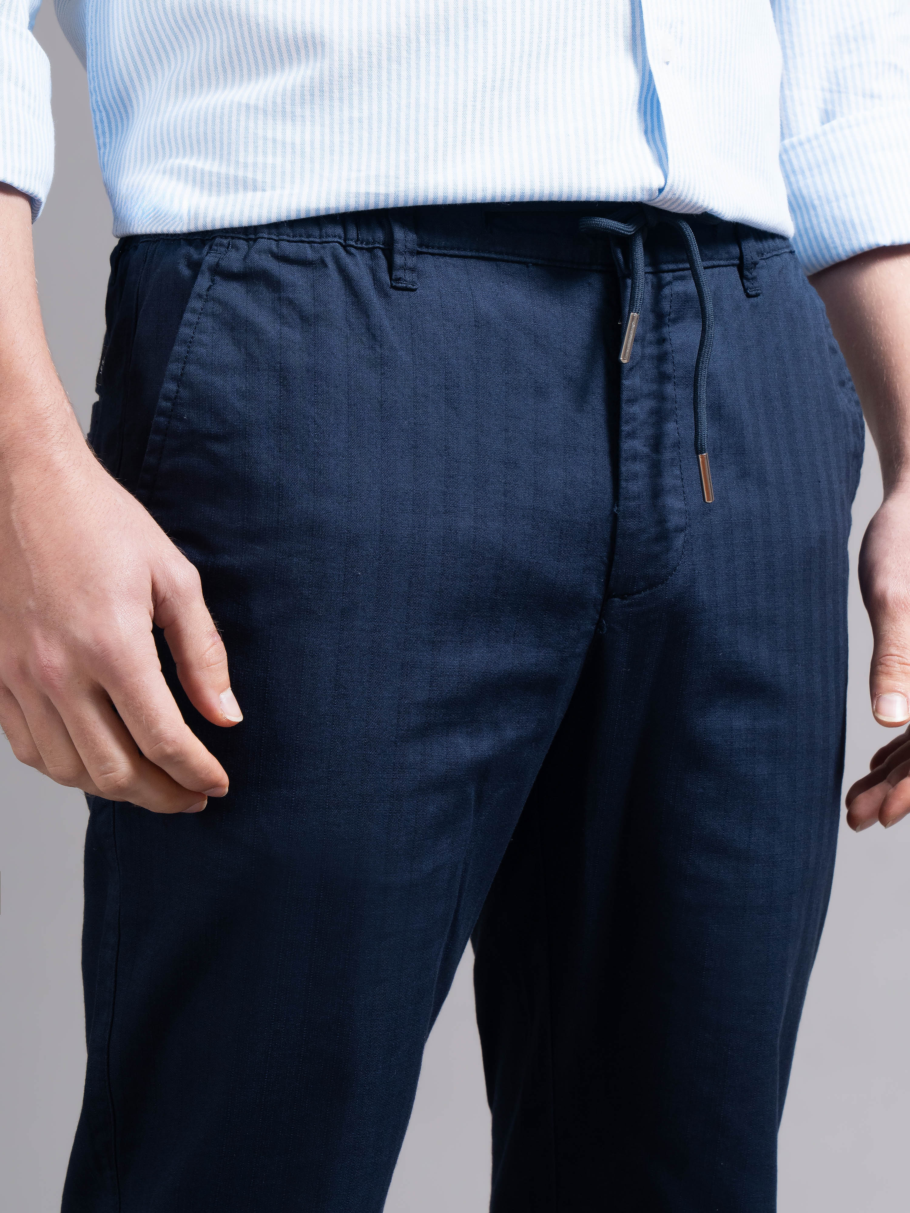 Men Ankle  Fit Smart Slim Fit Low-Rise Regular Trousers