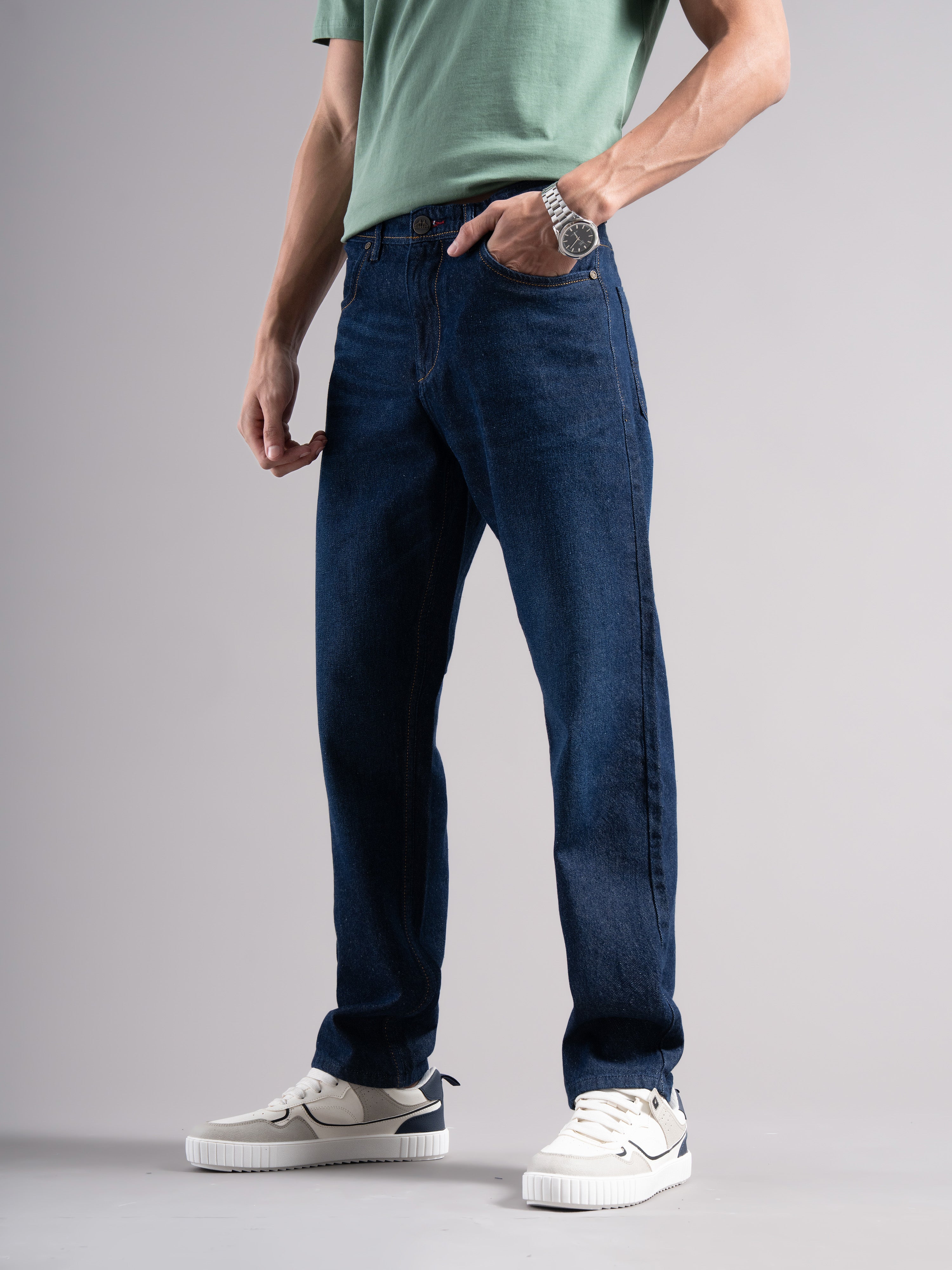 Men Smart Slim Fit Mid-Rise Light Fade Jeans