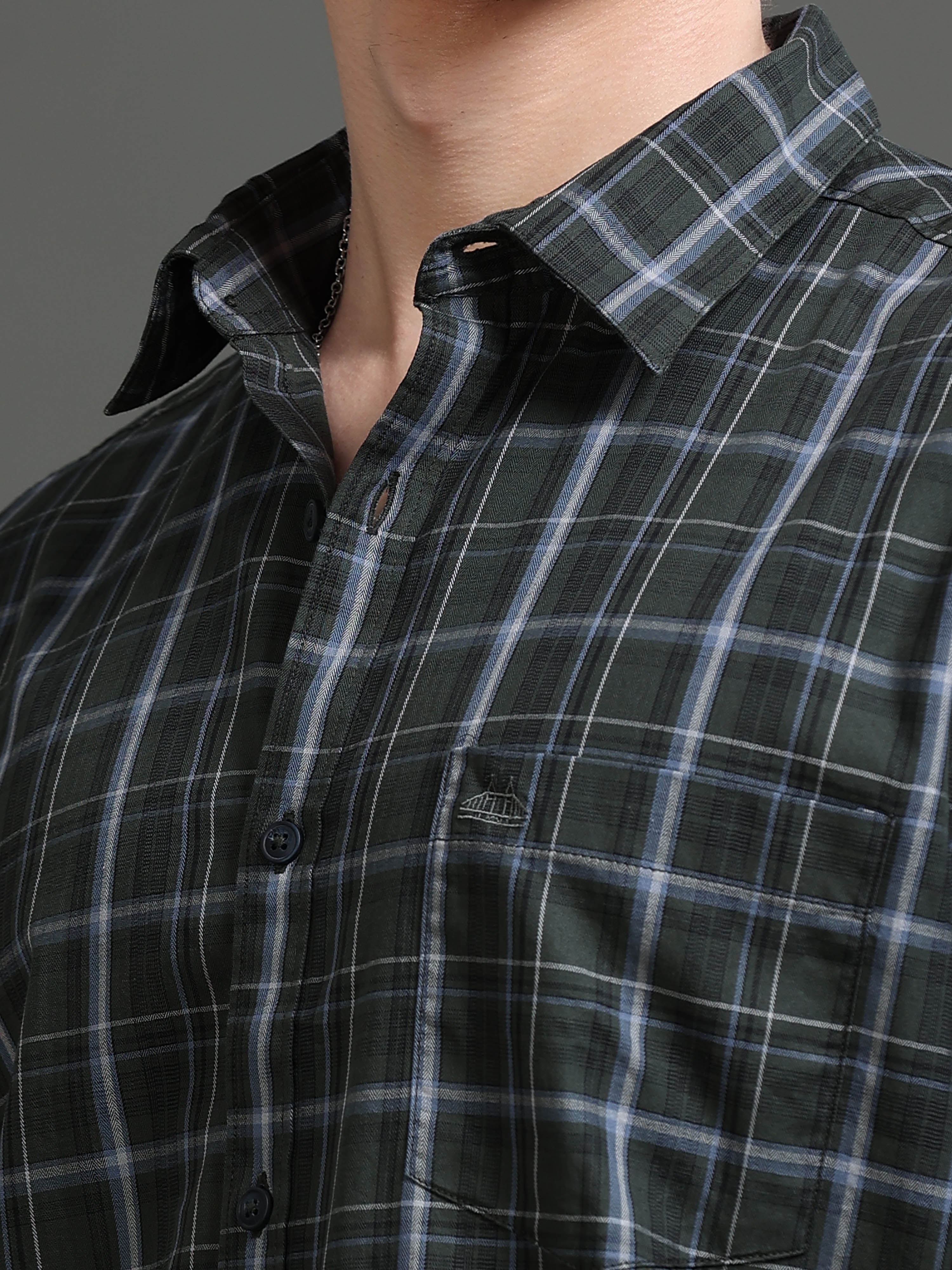 Men Smart Slim Fit Checked Casual Shirt