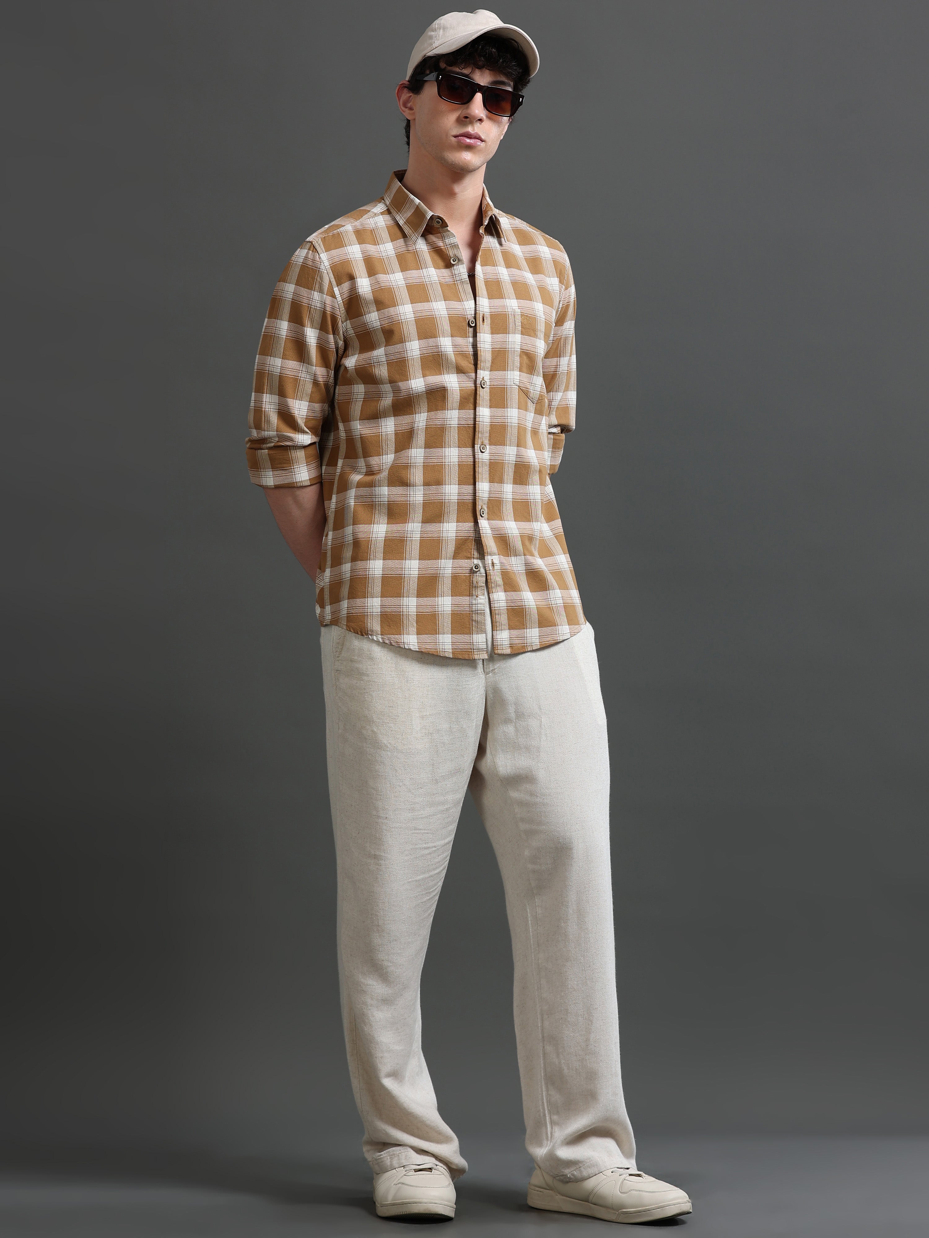 Men Smart Slim Fit Checked Casual Shirt