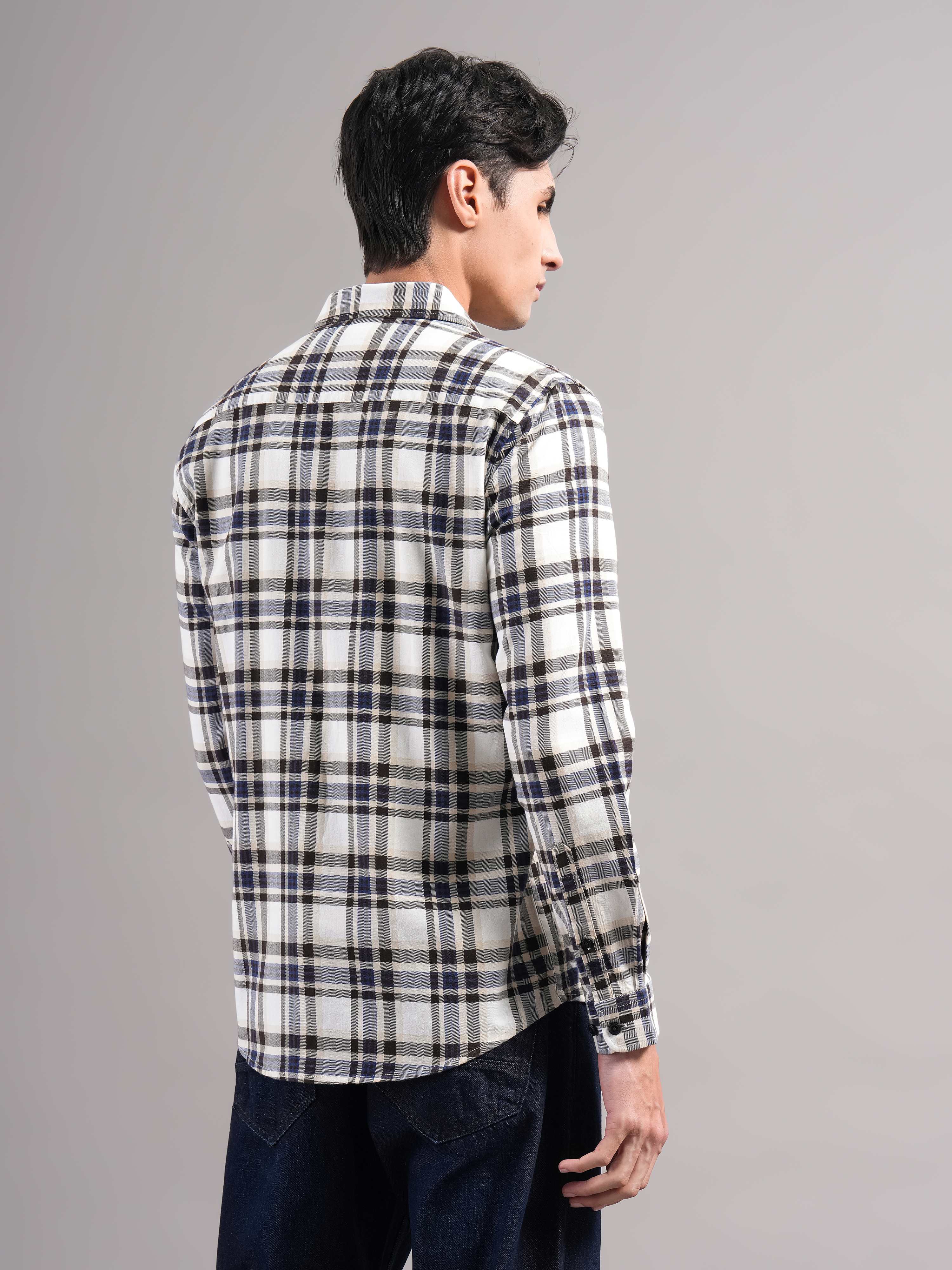 Men Smart Slim Fit Checked Casual Shirt