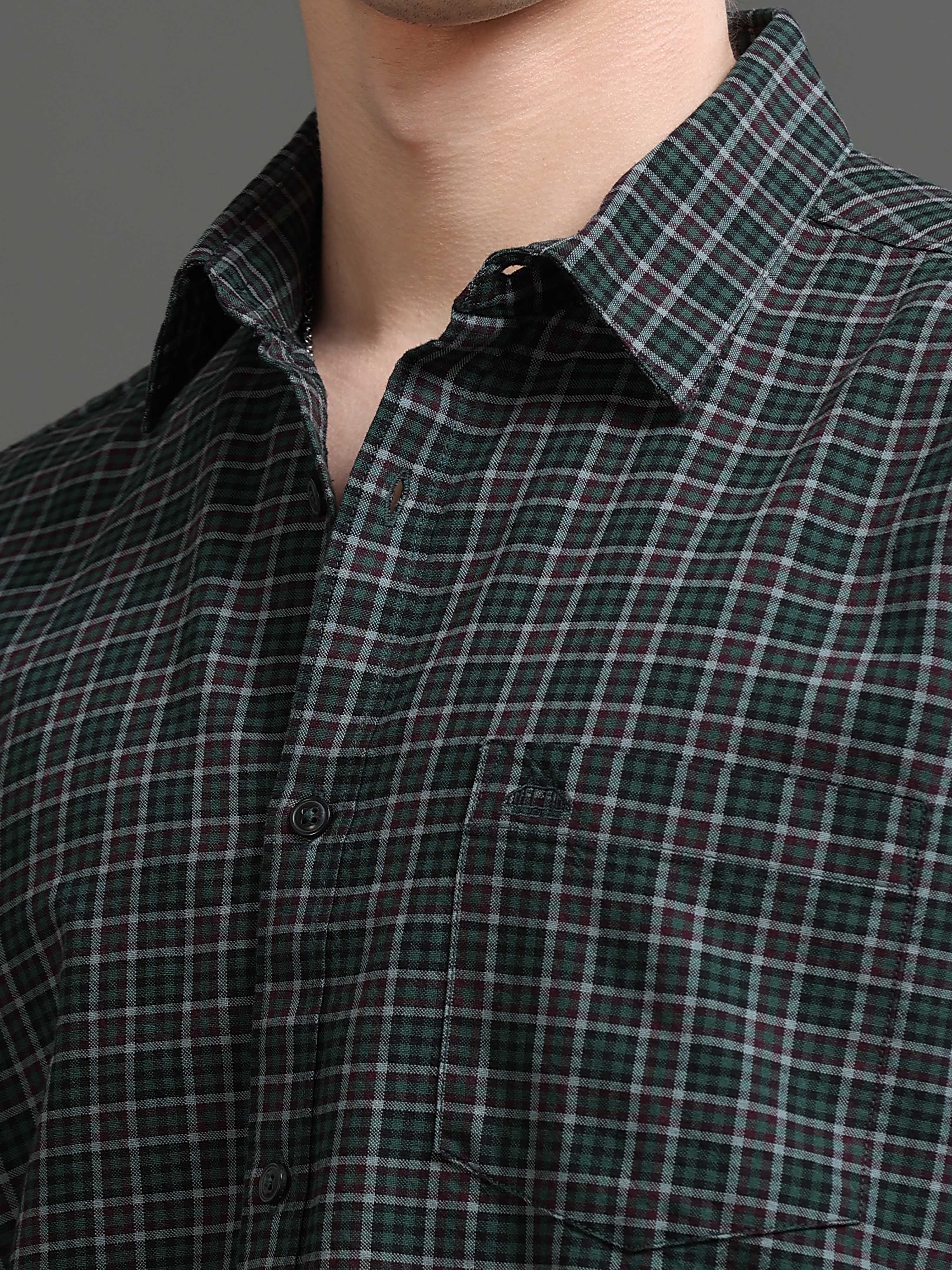 Men Smart Slim Fit Checked Casual Shirt