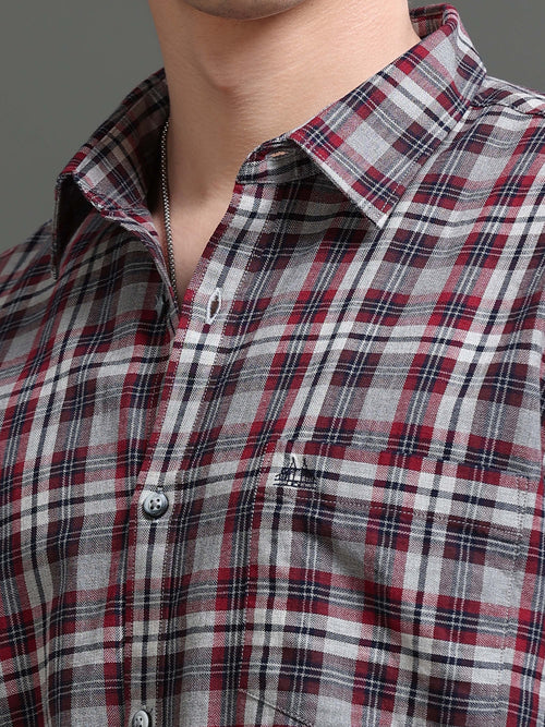 Men Smart Slim Fit Checked Casual Shirt