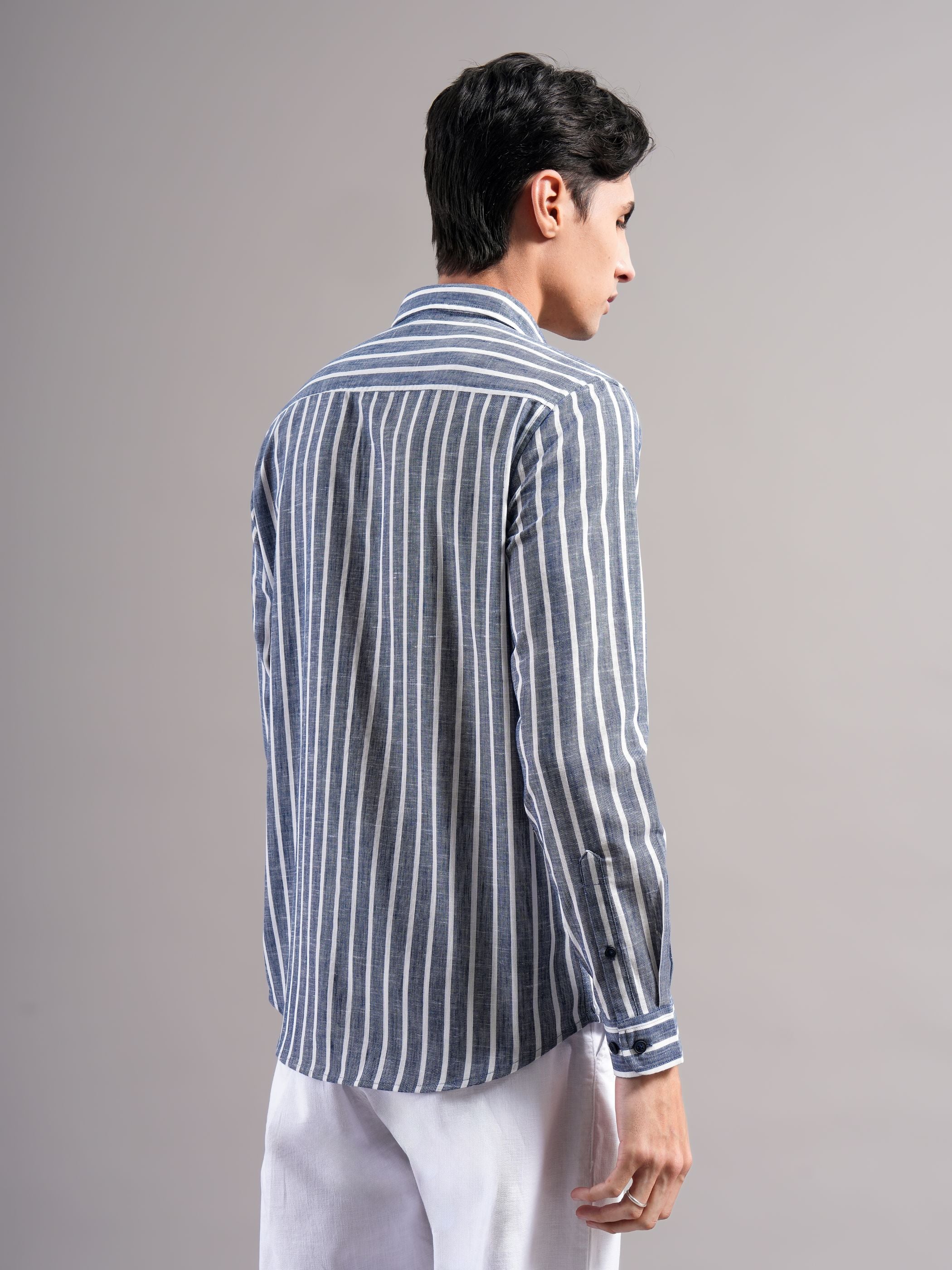 Men Smart Slim Fit Striped Casual Shirt
