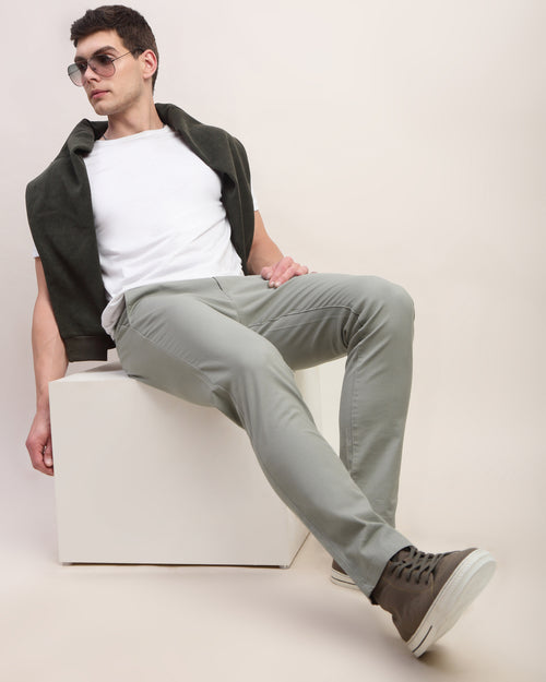 Men Comfort Slim Fit Low-Rise Chinos