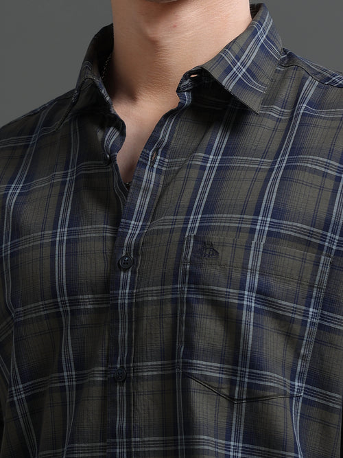 Men Smart Slim Fit Checked Casual Shirt
