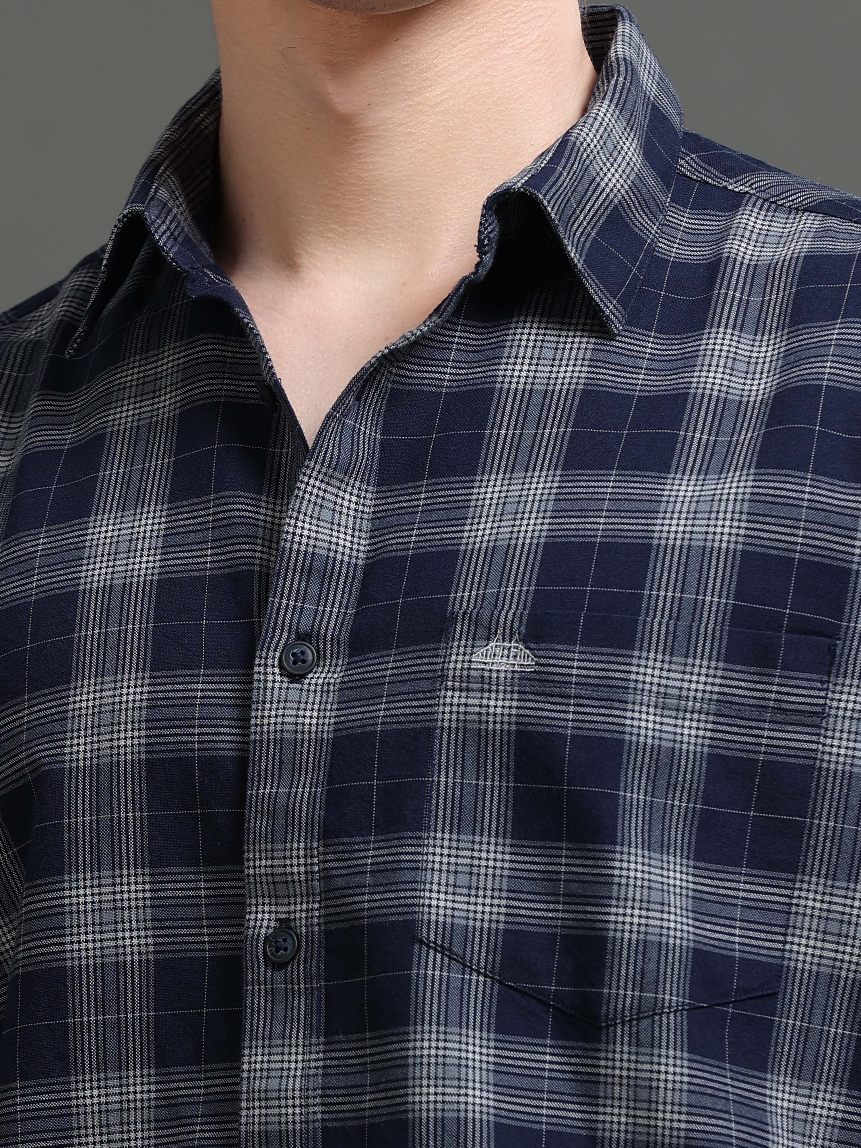 Men Smart Slim Fit Checked Casual Shirt