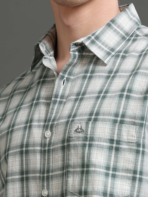 Men Smart Slim Fit Checked Casual Shirt