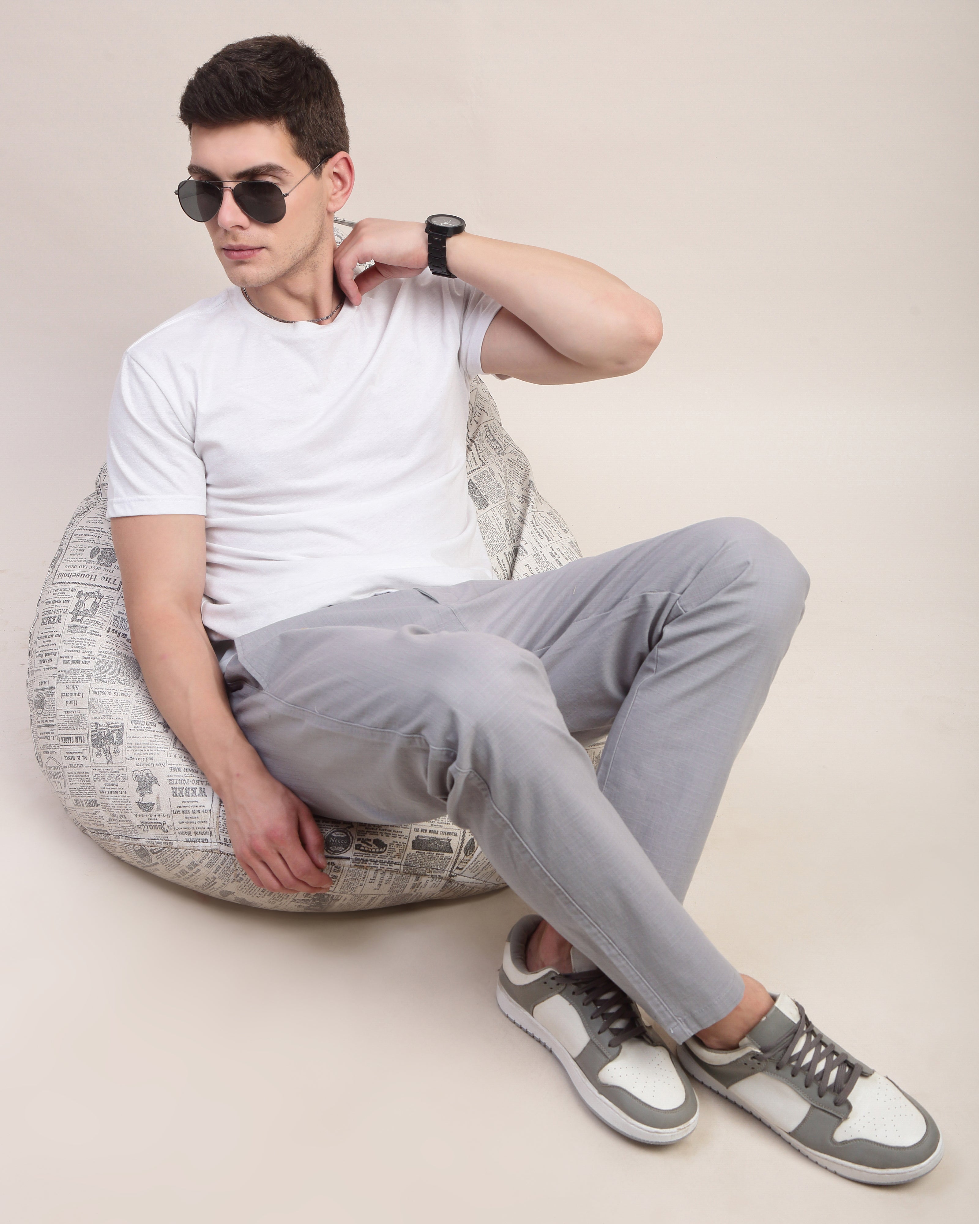 Men Comfort Straight Fit Low-Rise Chinos