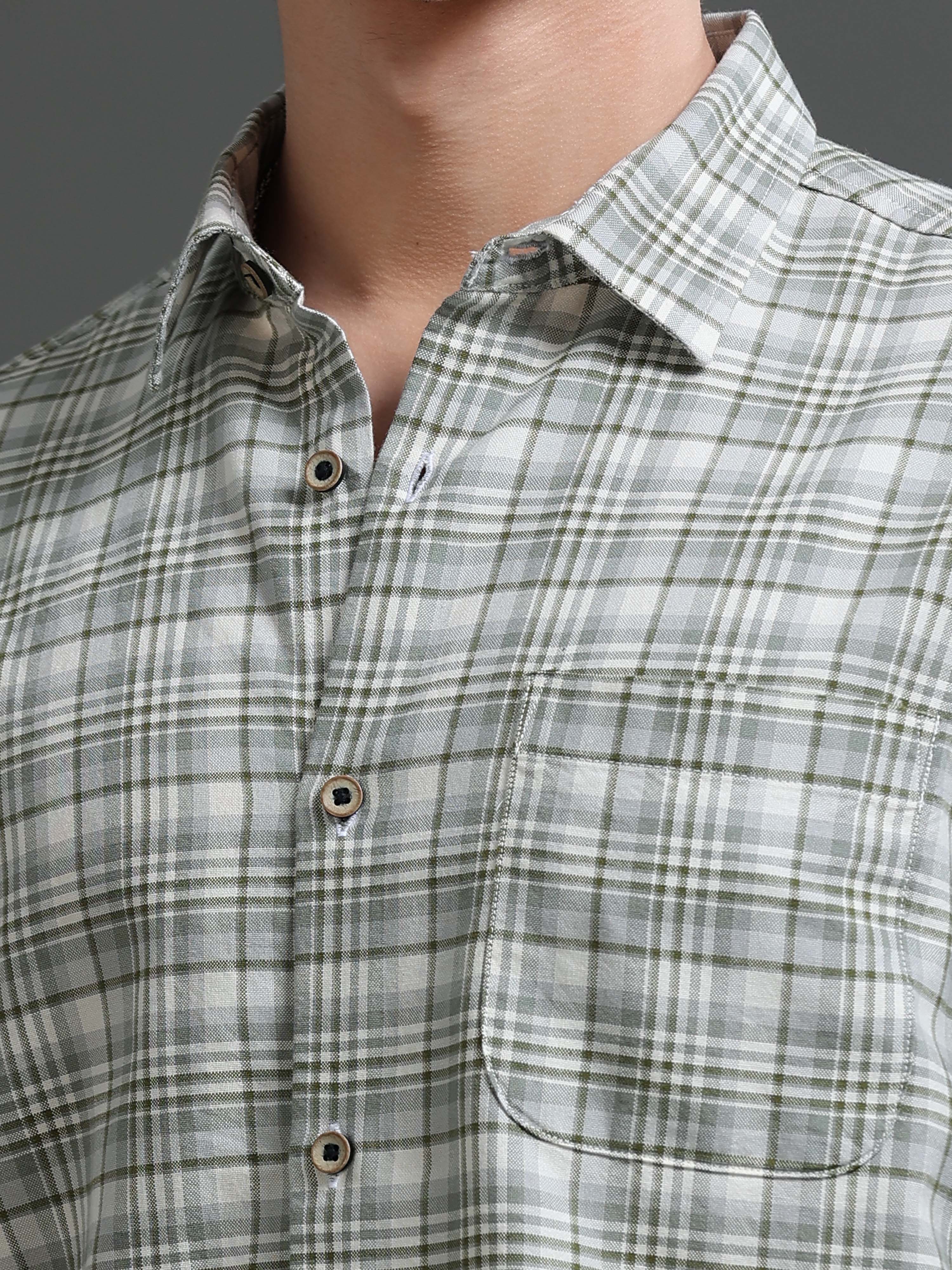 Men Smart Slim Fit Checked Casual Shirt