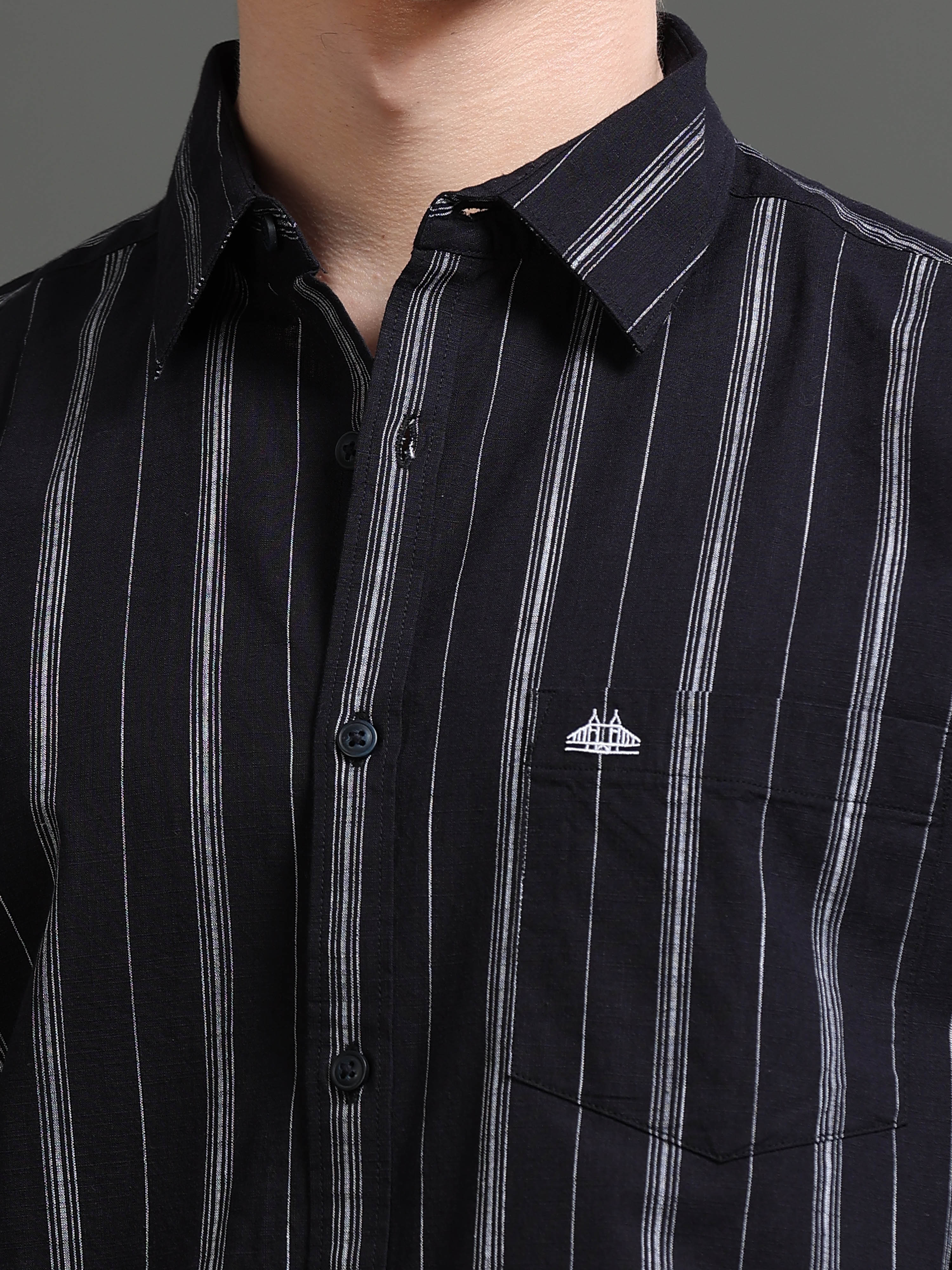 Men Smart Slim Fit Striped Casual Shirt