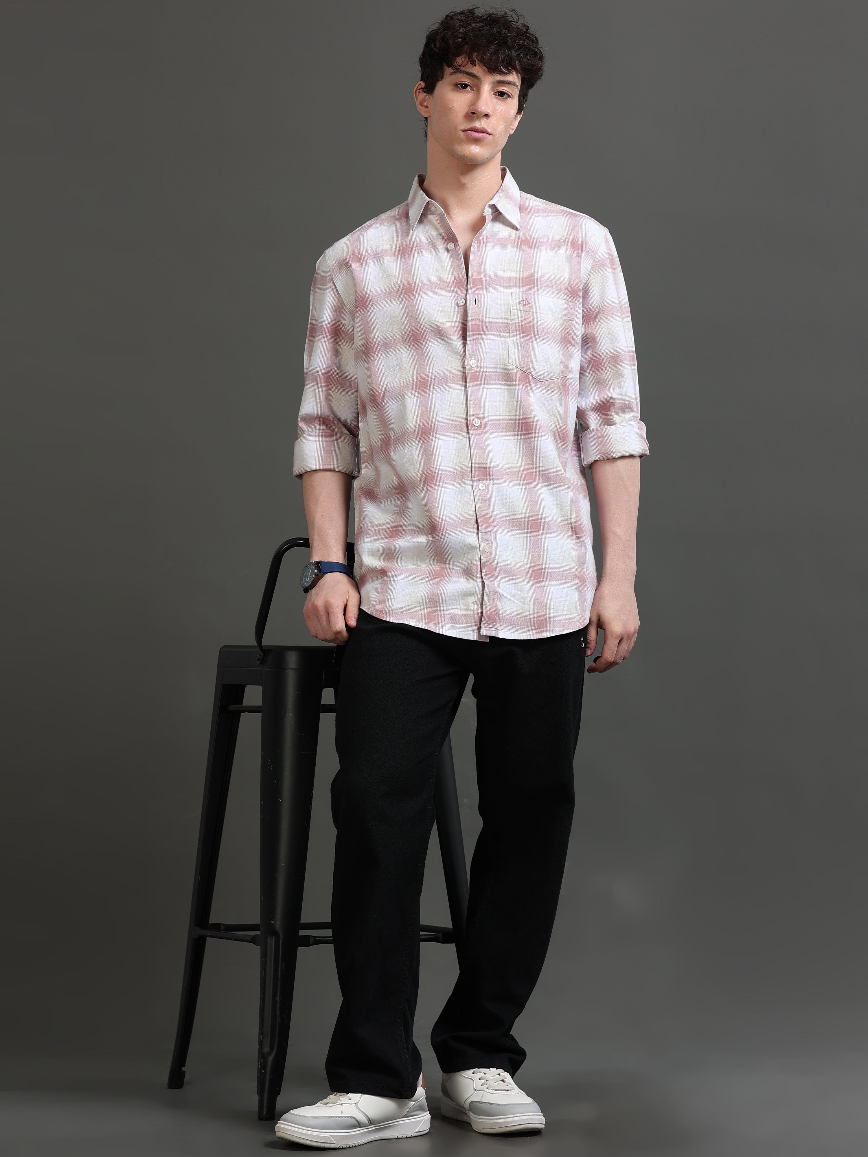 Men Smart Slim Fit Checked Casual Shirt