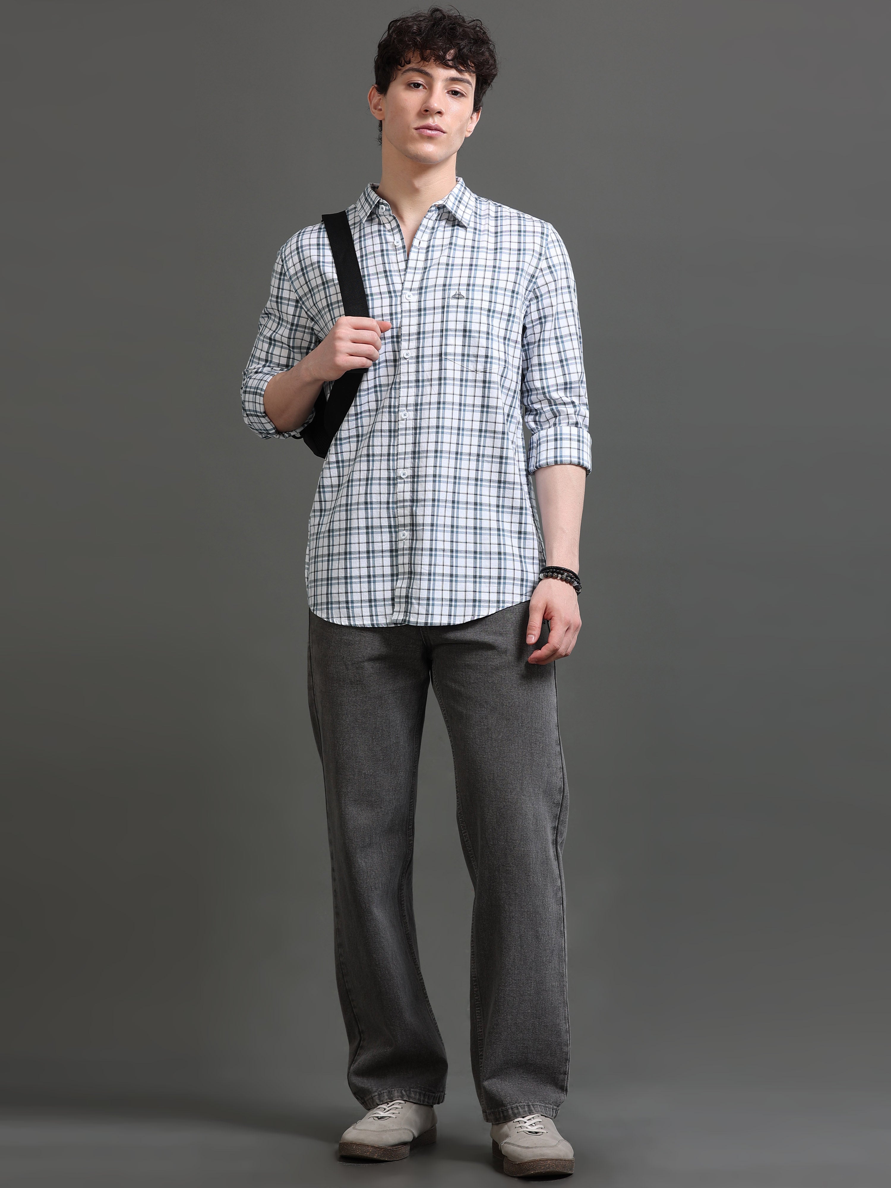 Men Smart Slim Fit Checked Casual Shirt