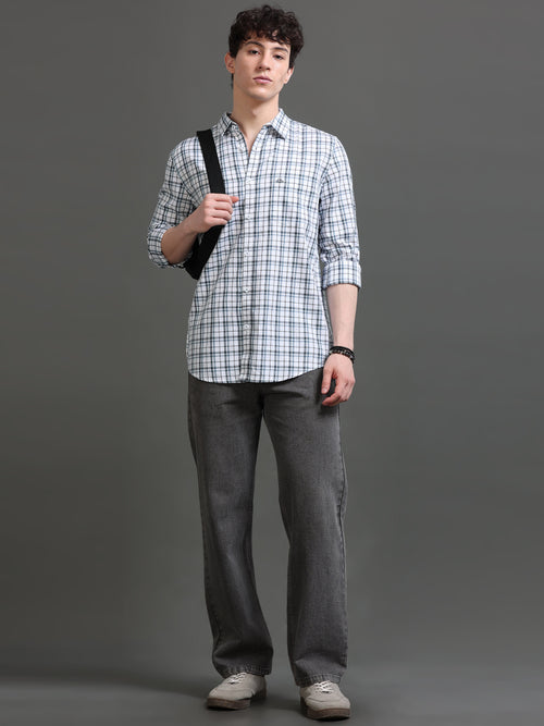 Men Smart Slim Fit Checked Casual Shirt