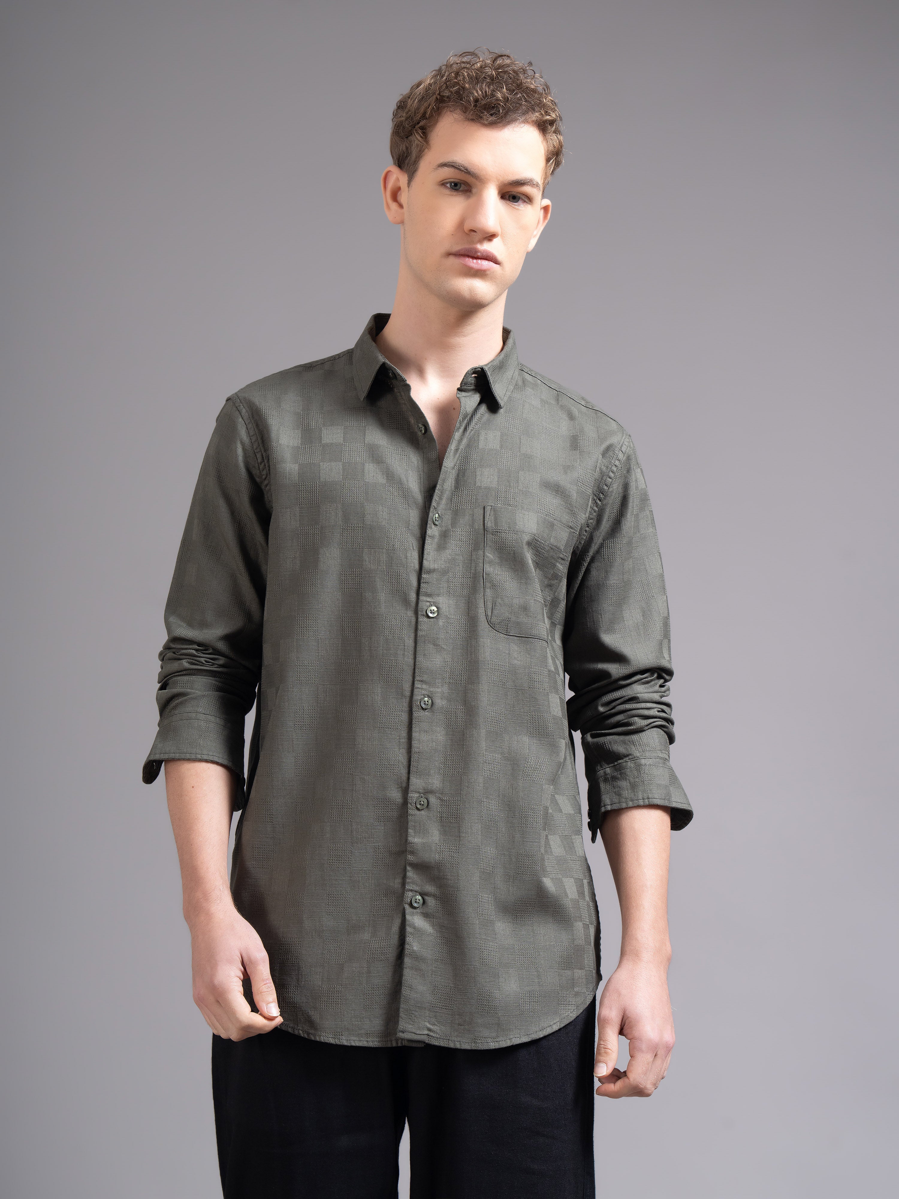 Men Checked Slim Fit Shirt with Patch Pocket